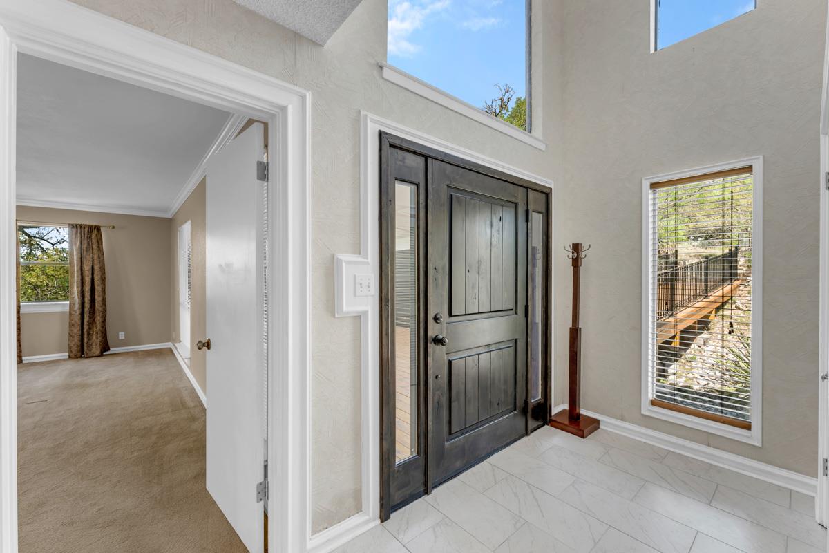 100 Semi Cir, Horseshoe Bay, TX 78657