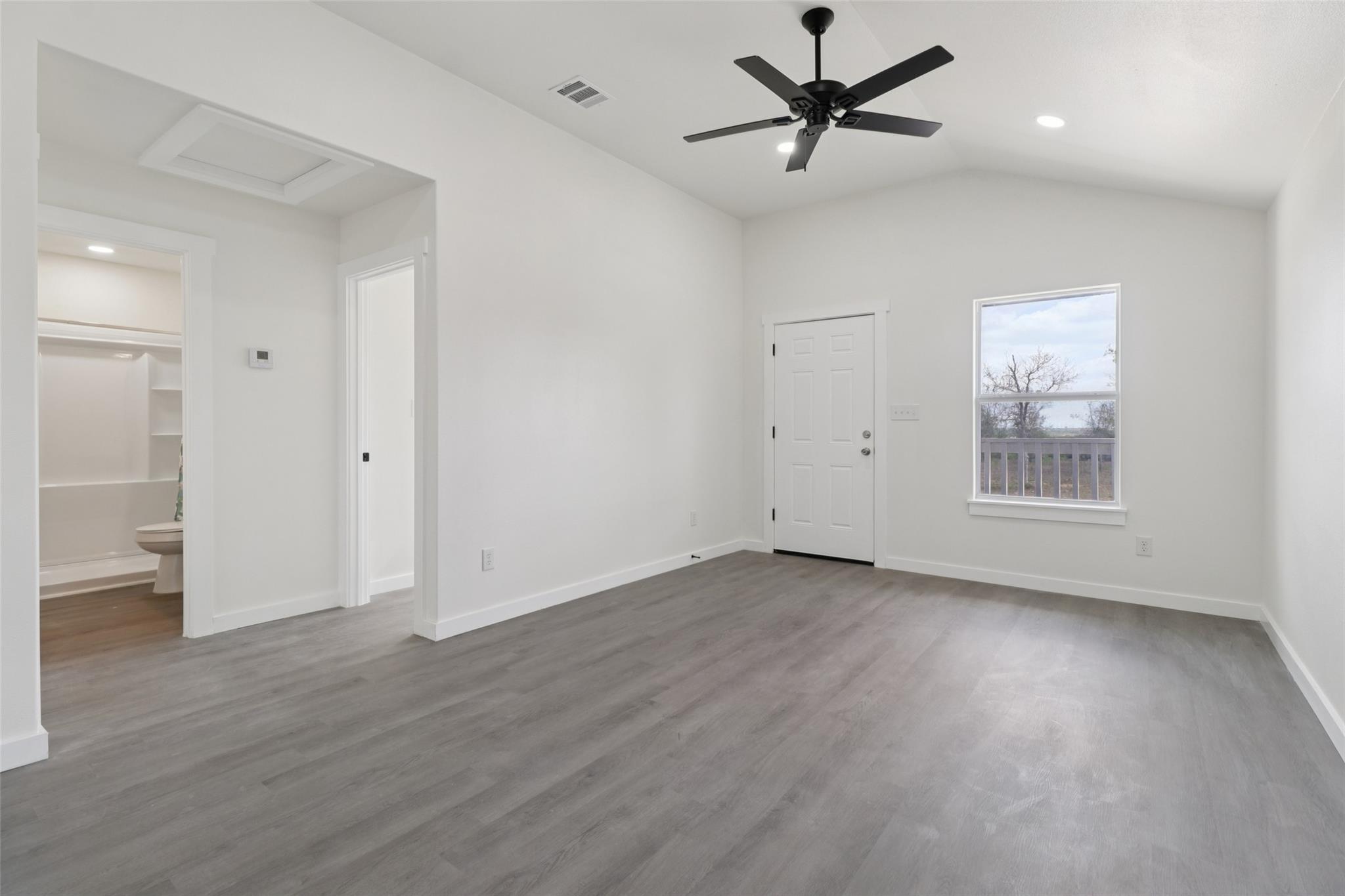 1087 Schubert Ln # E, Kyle, TX 78640