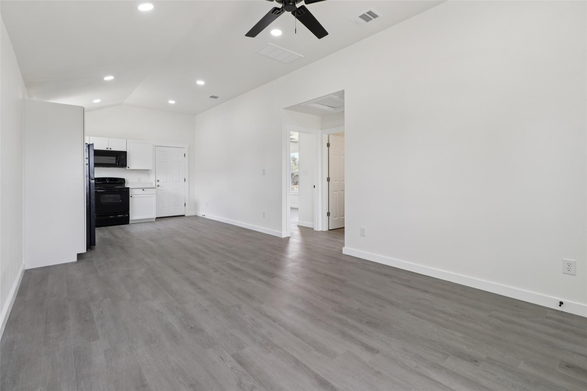 1087 Schubert Ln # E, Kyle, TX 78640