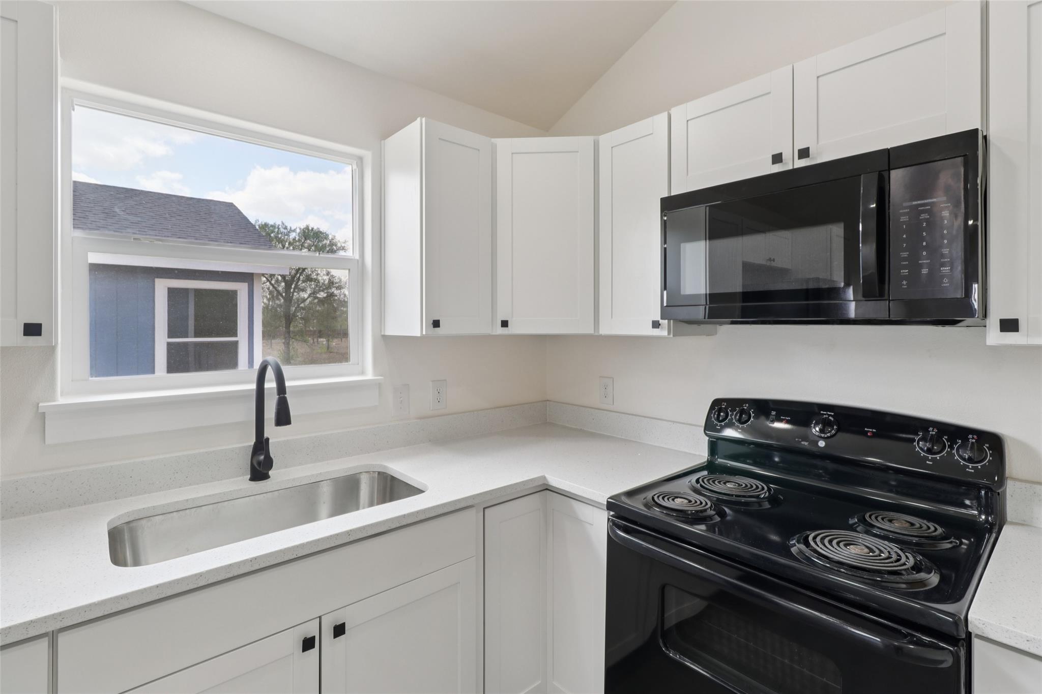 1087 Schubert Ln # E, Kyle, TX 78640