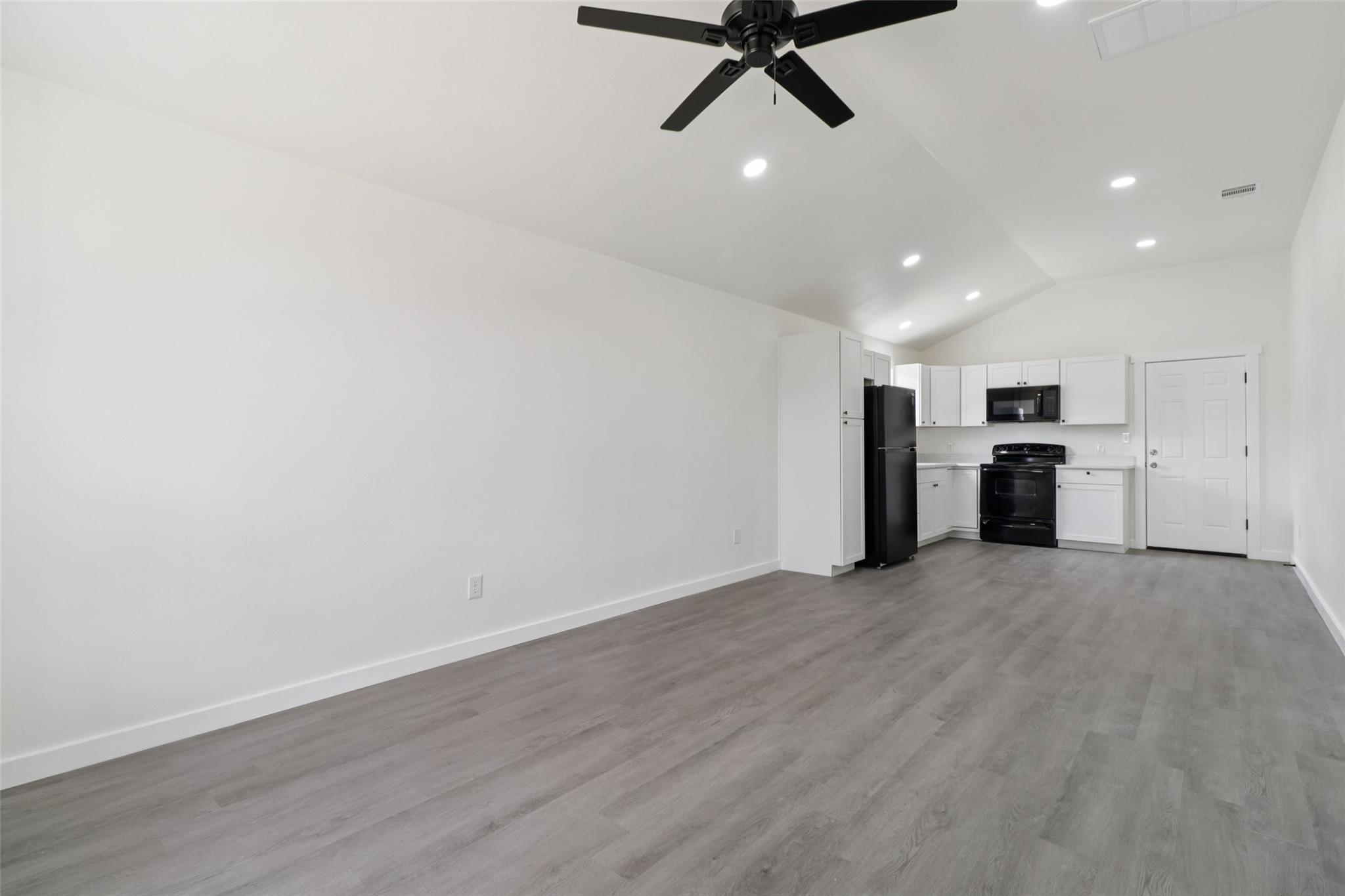 1087 Schubert Ln # E, Kyle, TX 78640