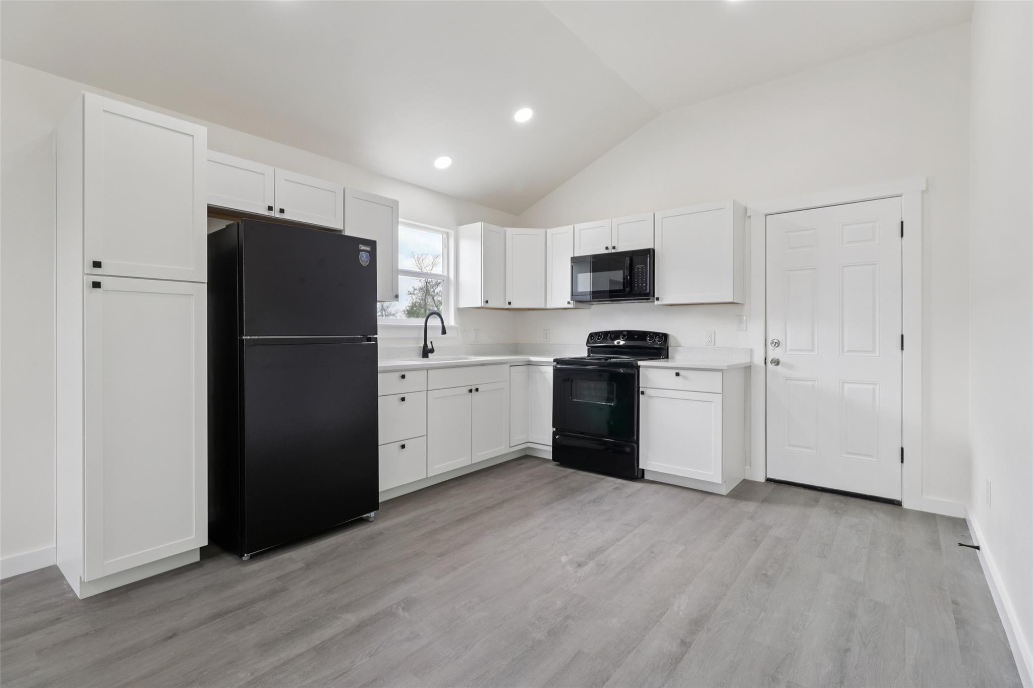 1087 Schubert Ln # E, Kyle, TX 78640