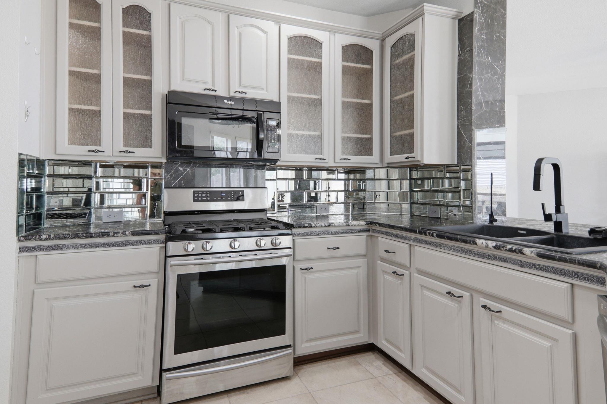 500 Red Hawk Dr, Leander, TX 78641