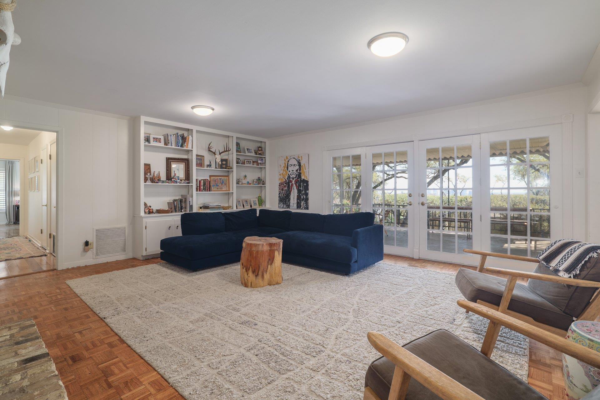 205 Mcconnell Dr, West Lake Hills, TX 78746