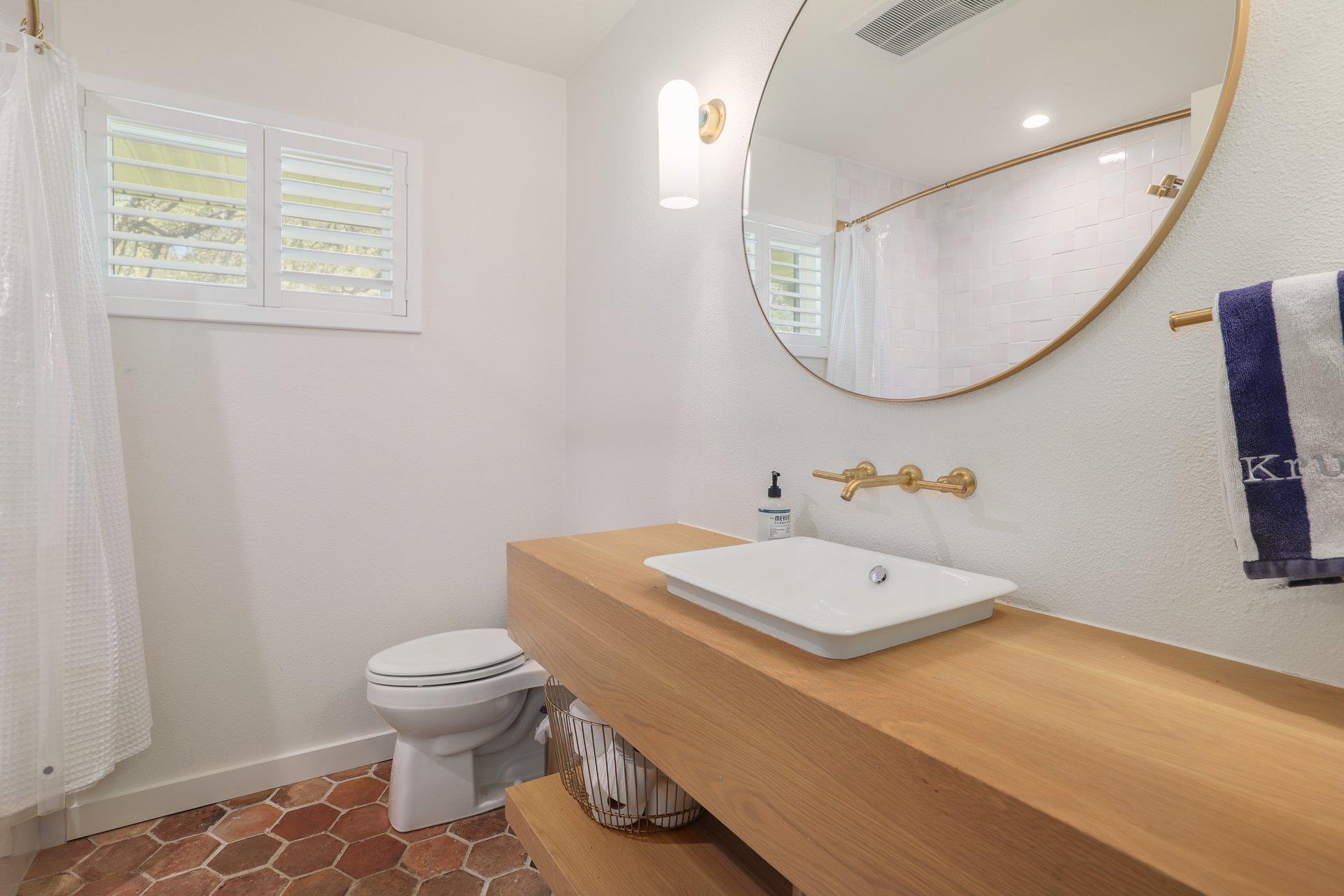 205 Mcconnell Dr, West Lake Hills, TX 78746