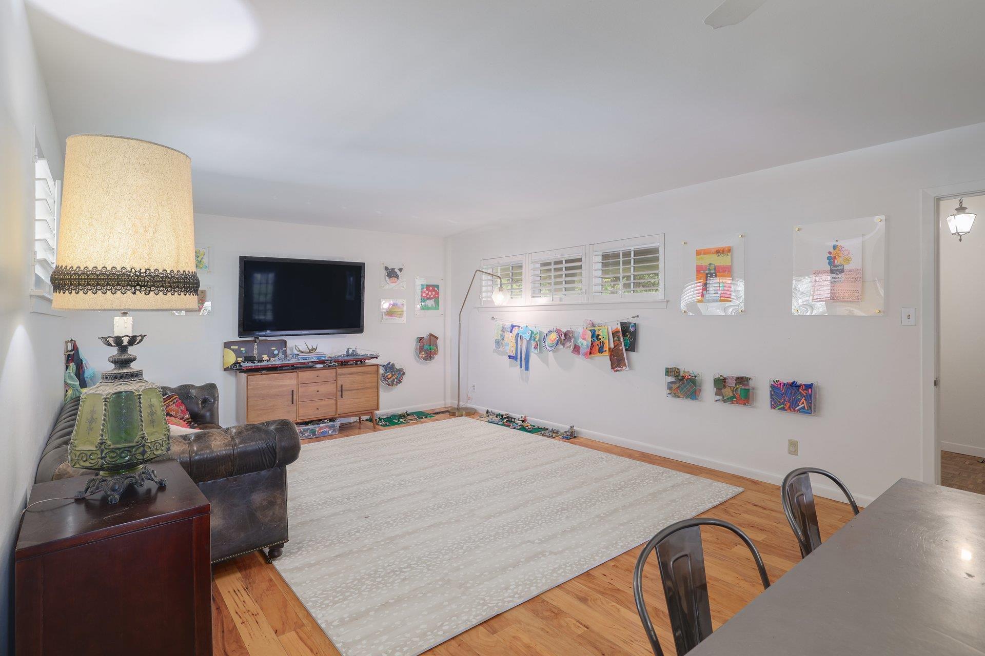 205 Mcconnell Dr, West Lake Hills, TX 78746