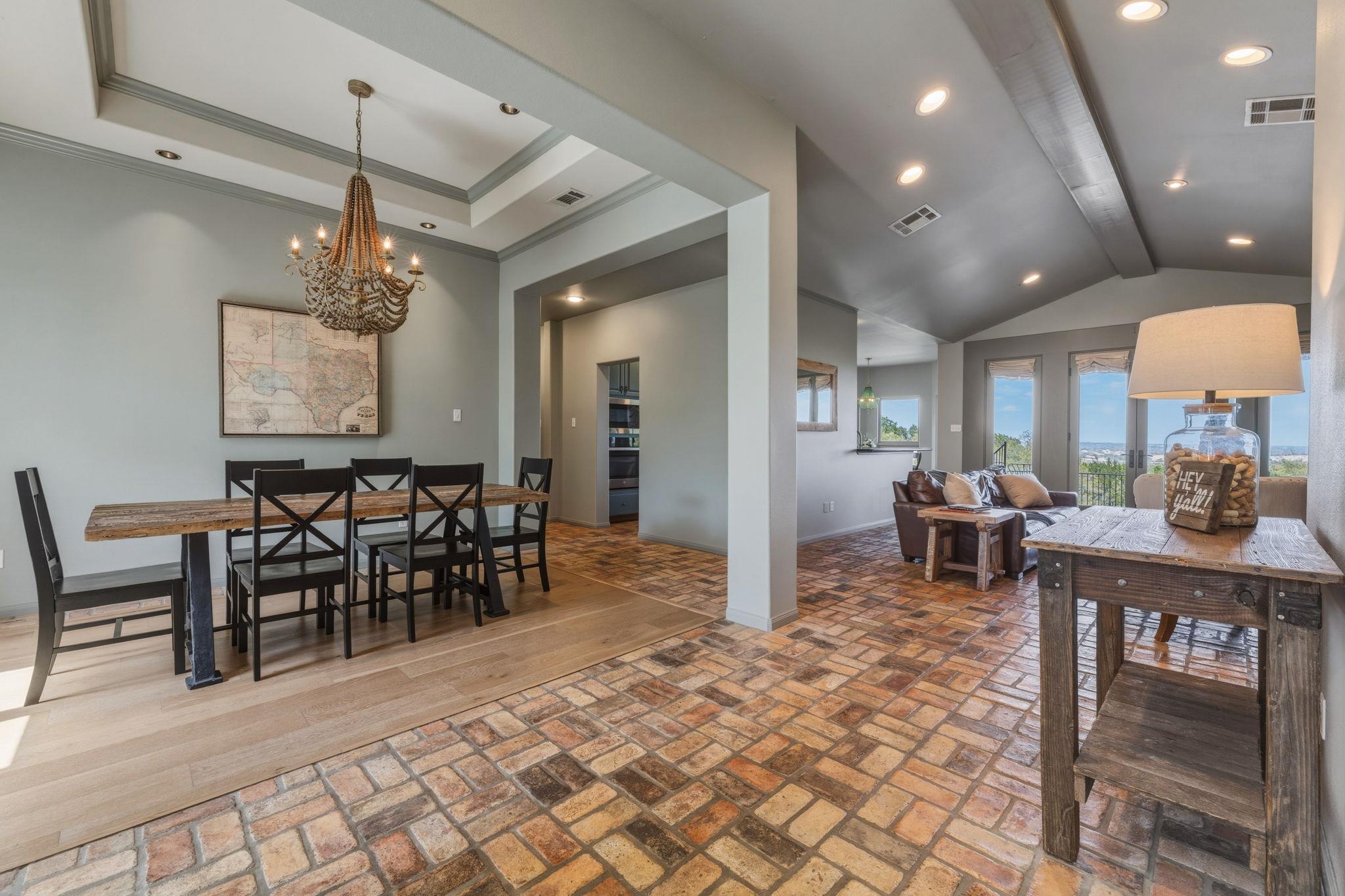 251 Goodnight Trl, Dripping Springs, TX 78620