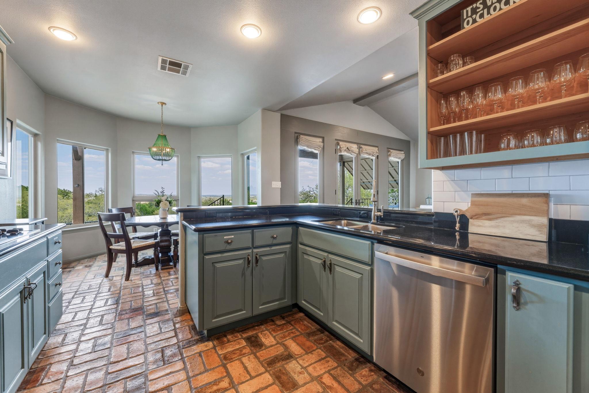 251 Goodnight Trl, Dripping Springs, TX 78620