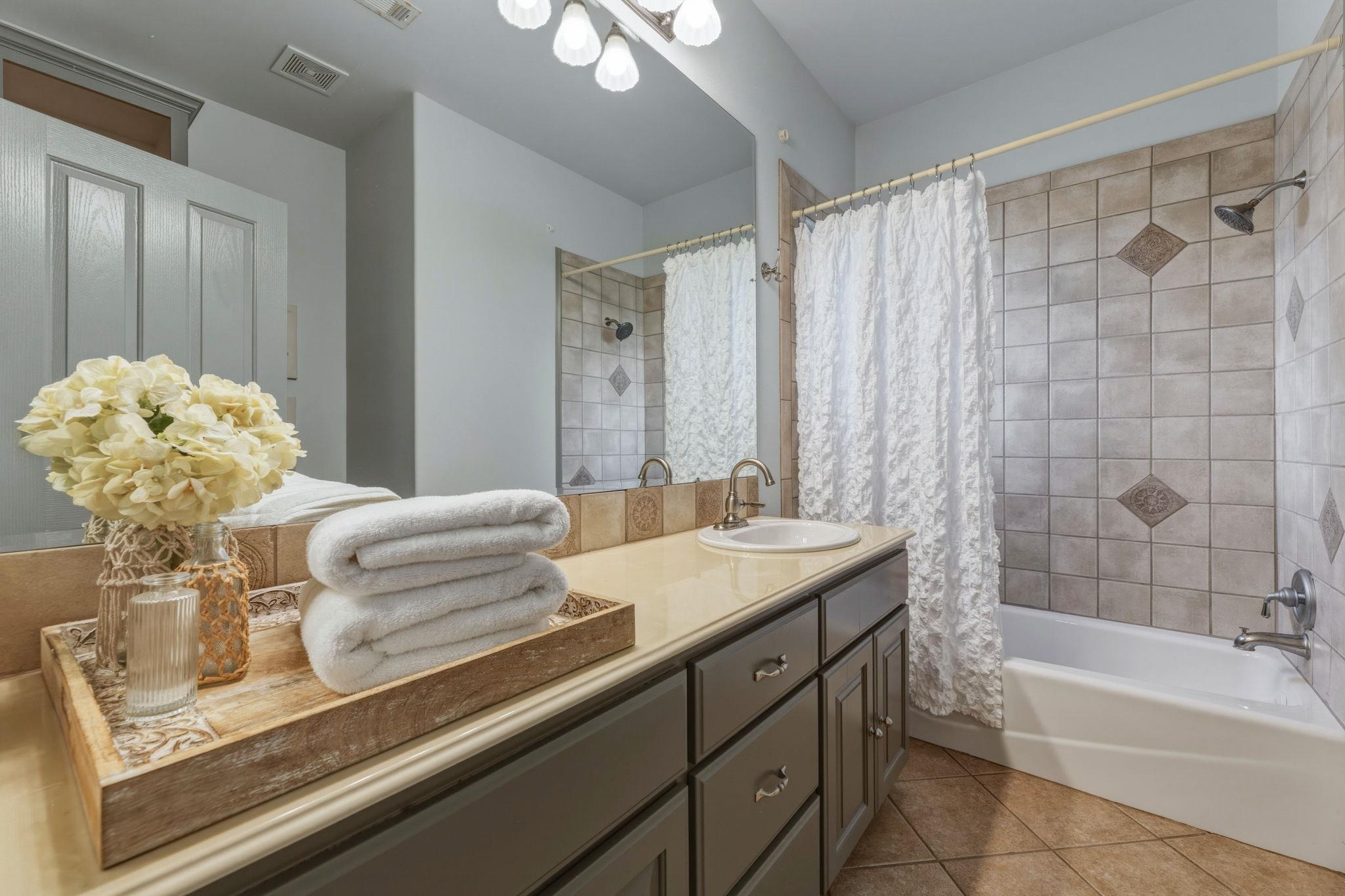 251 Goodnight Trl, Dripping Springs, TX 78620