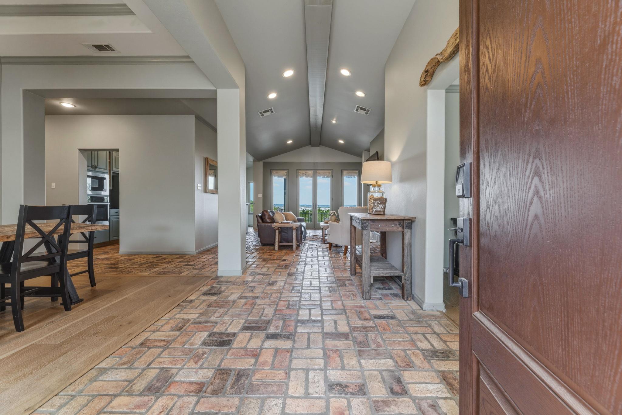 251 Goodnight Trl, Dripping Springs, TX 78620