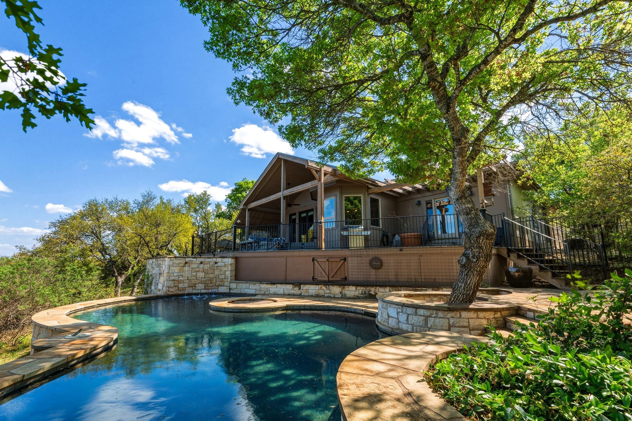 251 Goodnight Trl, Dripping Springs, TX 78620