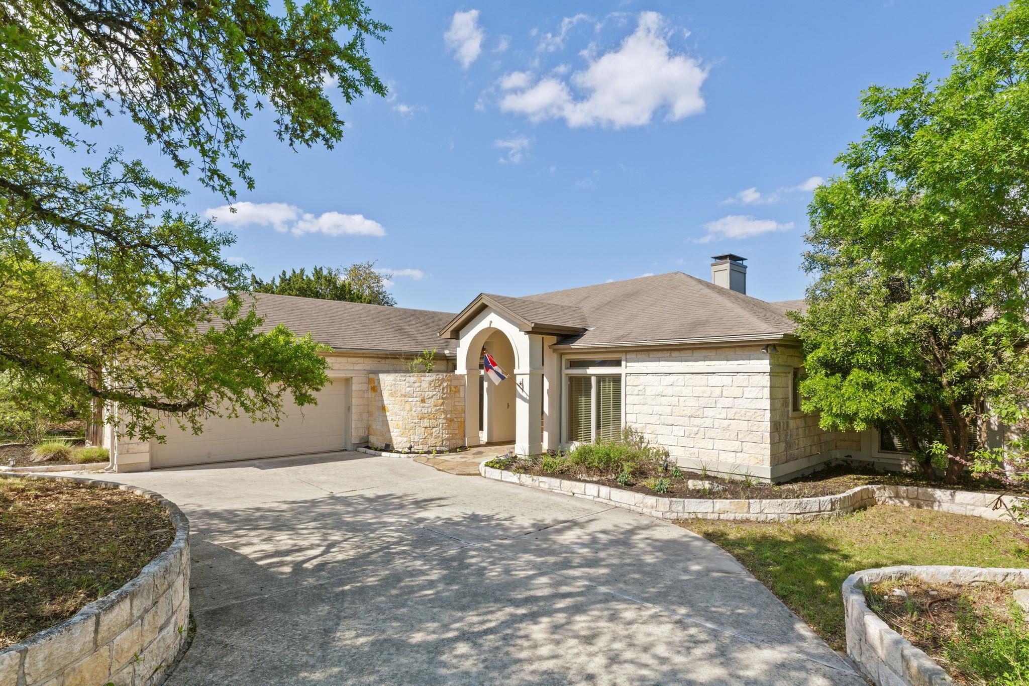 251 Goodnight Trl, Dripping Springs, TX 78620