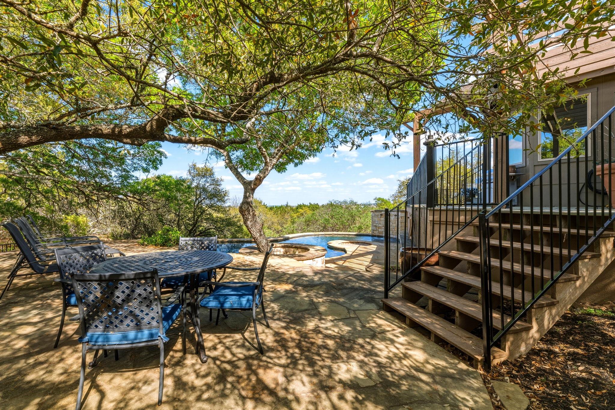 251 Goodnight Trl, Dripping Springs, TX 78620