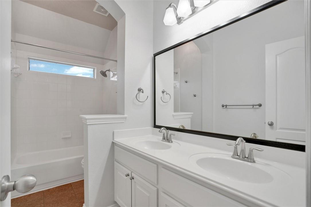 2001 Singing Hls, Leander, TX 78641