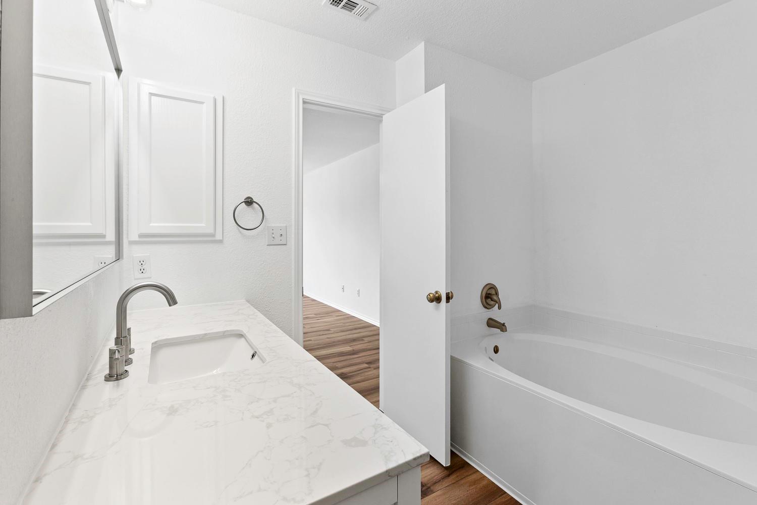 2431 Lavendale Ct, Austin, TX 78748