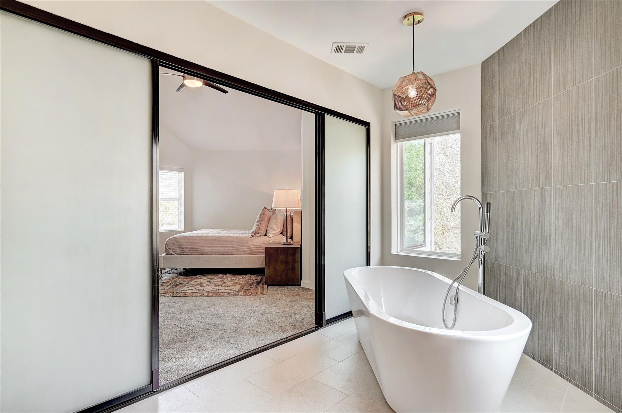 6 Sugar Creek Dr, West Lake Hills, TX 78746