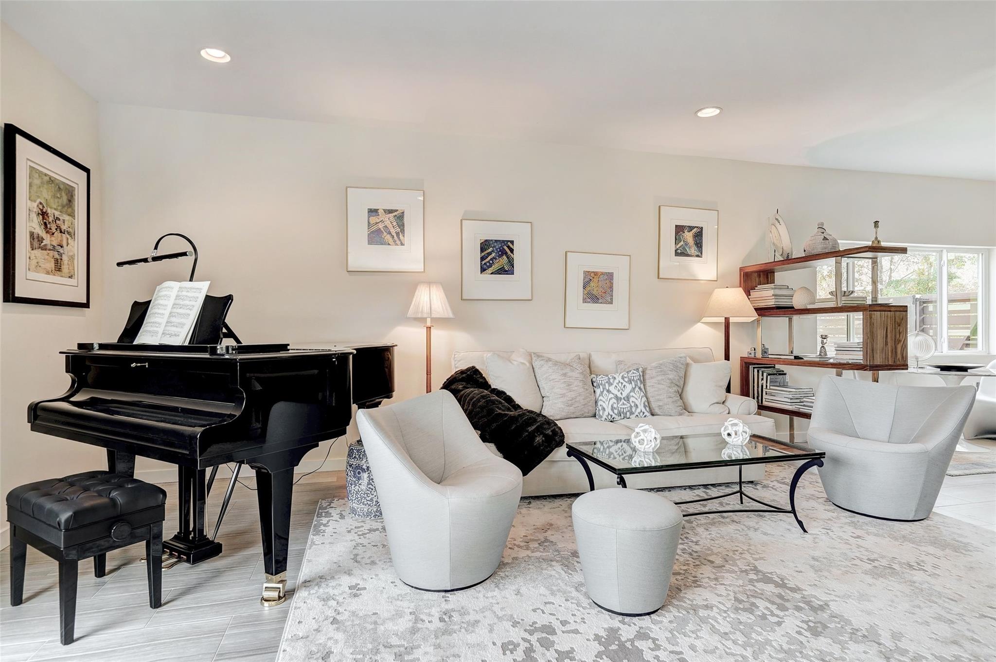 6 Sugar Creek Dr, West Lake Hills, TX 78746