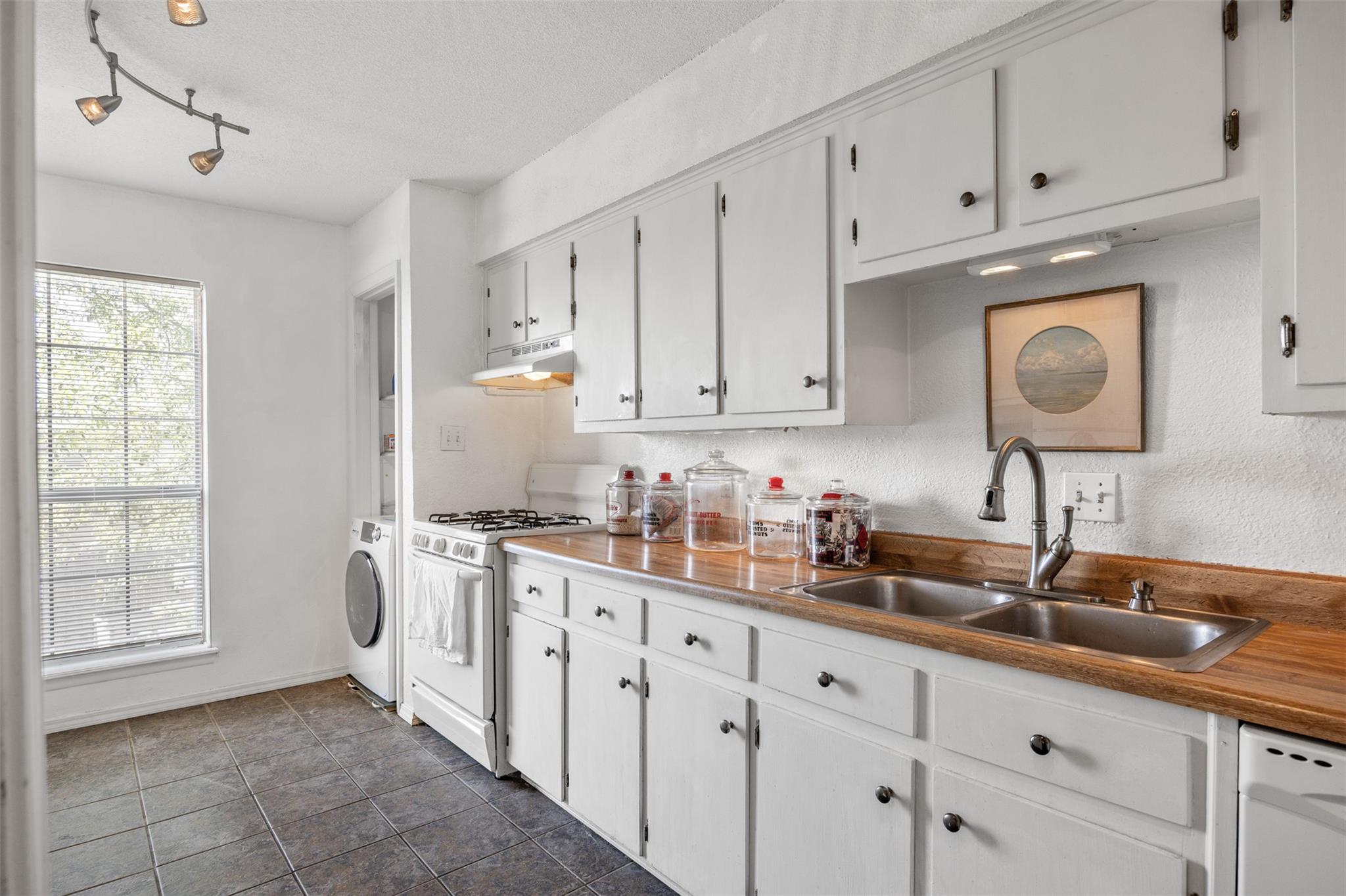 2425 Ashdale Dr # 47, Austin, TX 78757