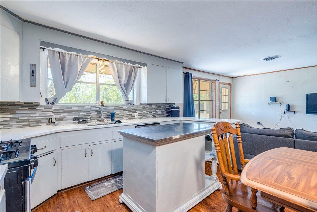 500 Blackjack St, Lockhart, TX 78644