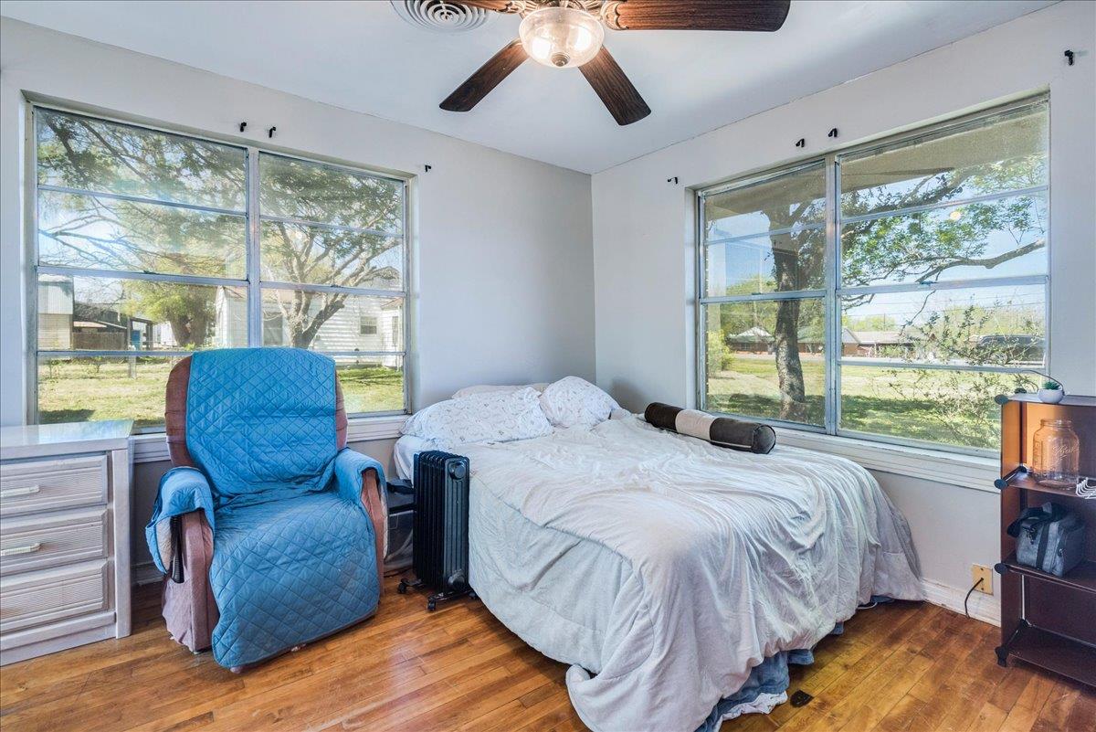 500 Blackjack St, Lockhart, TX 78644