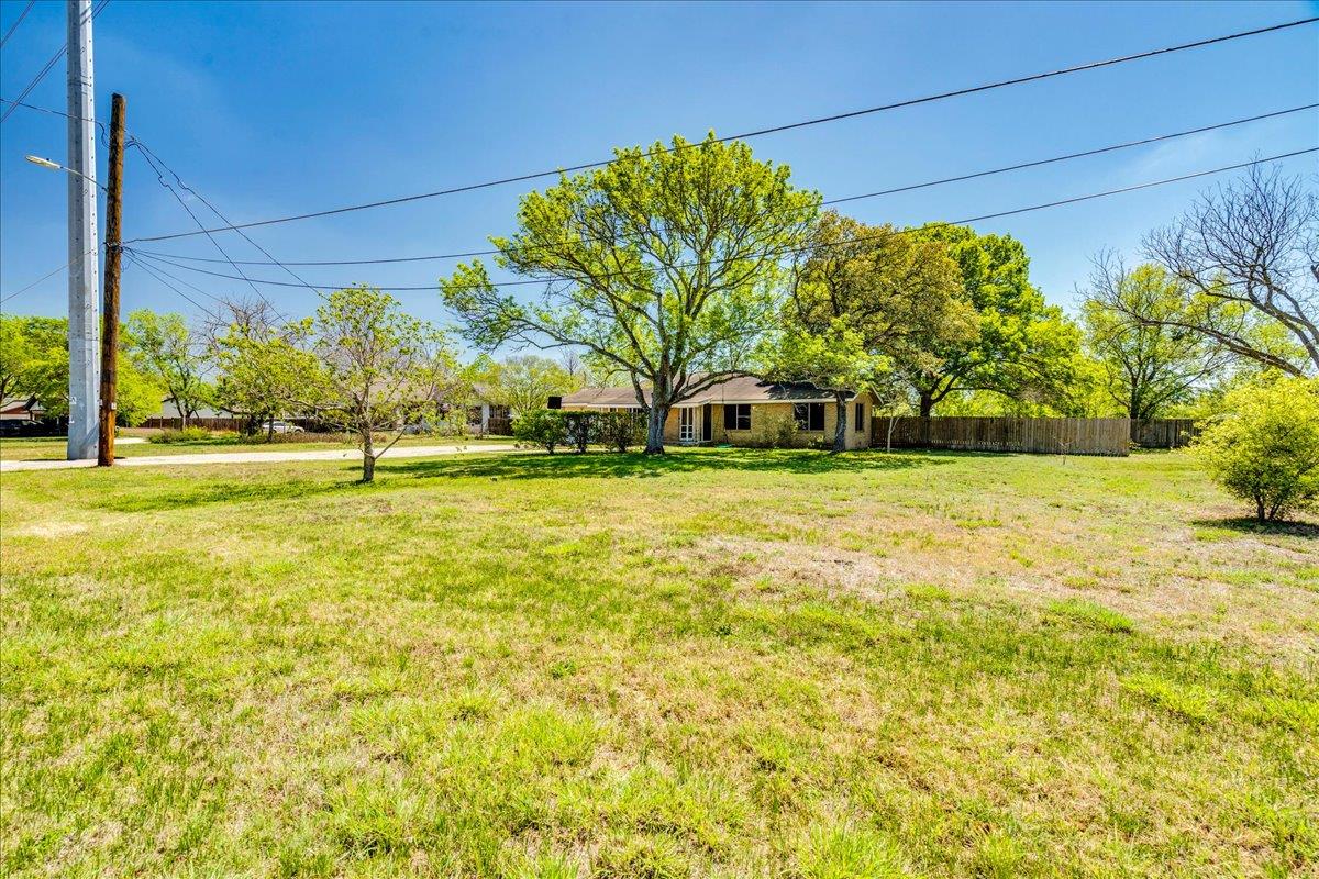 500 Blackjack St, Lockhart, TX 78644
