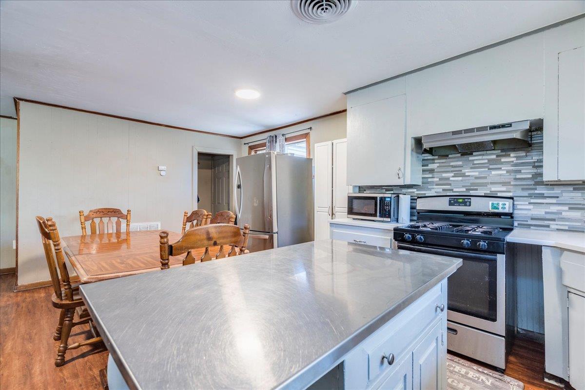 500 Blackjack St, Lockhart, TX 78644