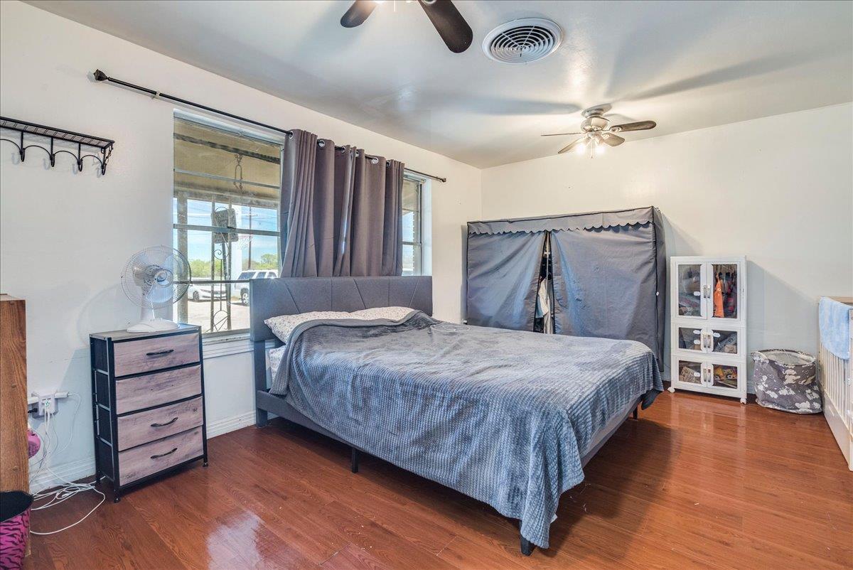 500 Blackjack St, Lockhart, TX 78644