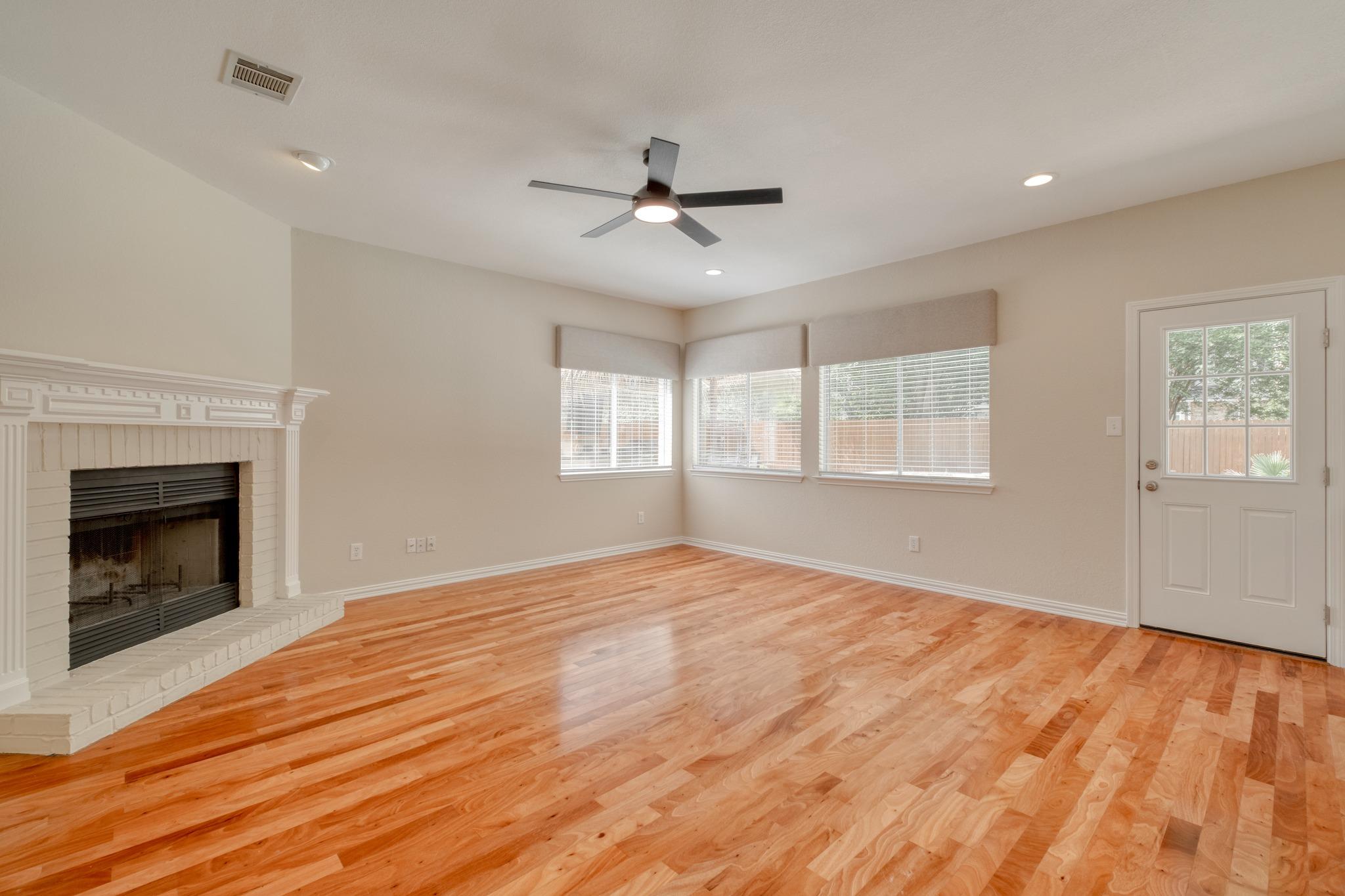 1202 Oakwood Blvd, Round Rock, TX 78681