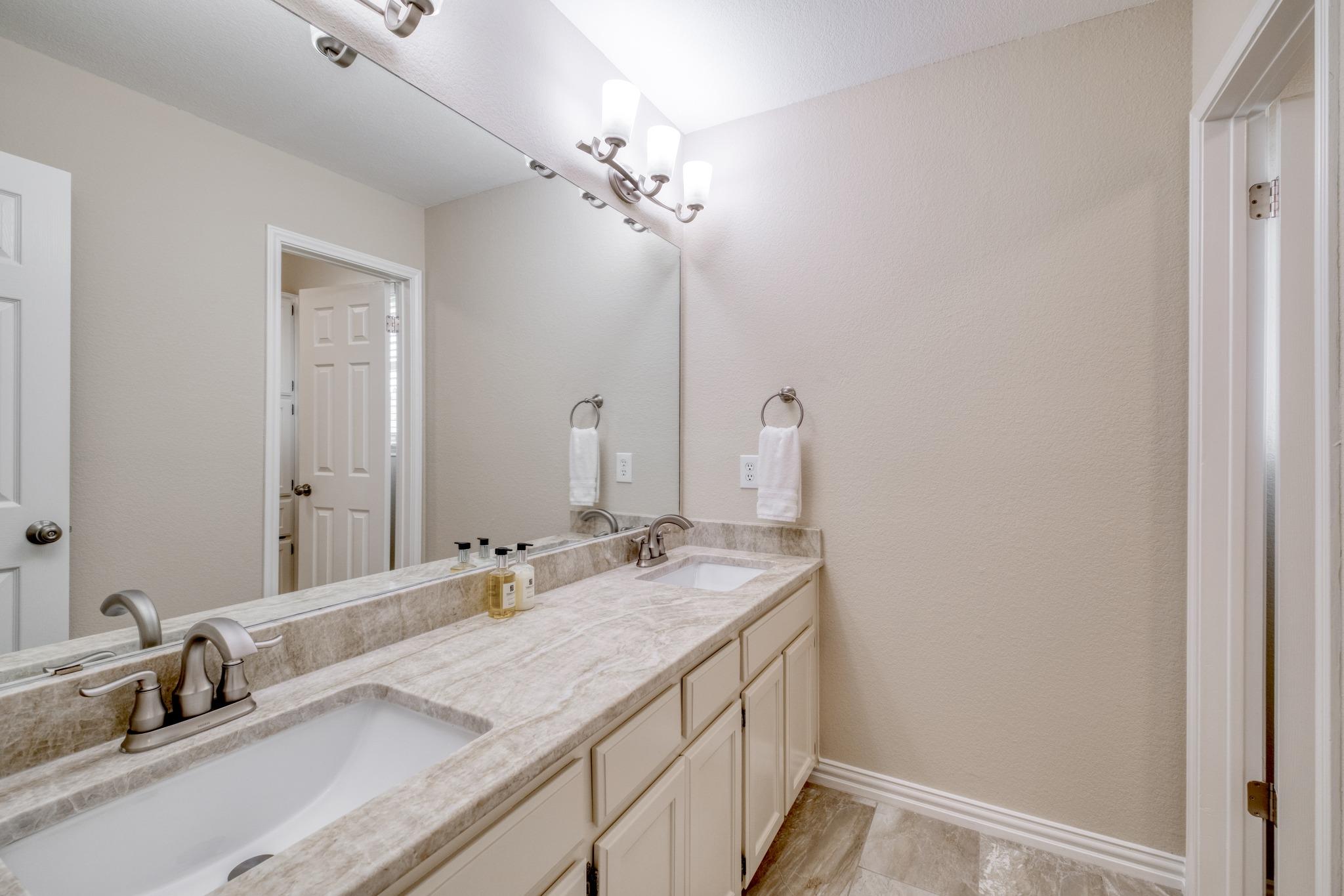 1202 Oakwood Blvd, Round Rock, TX 78681