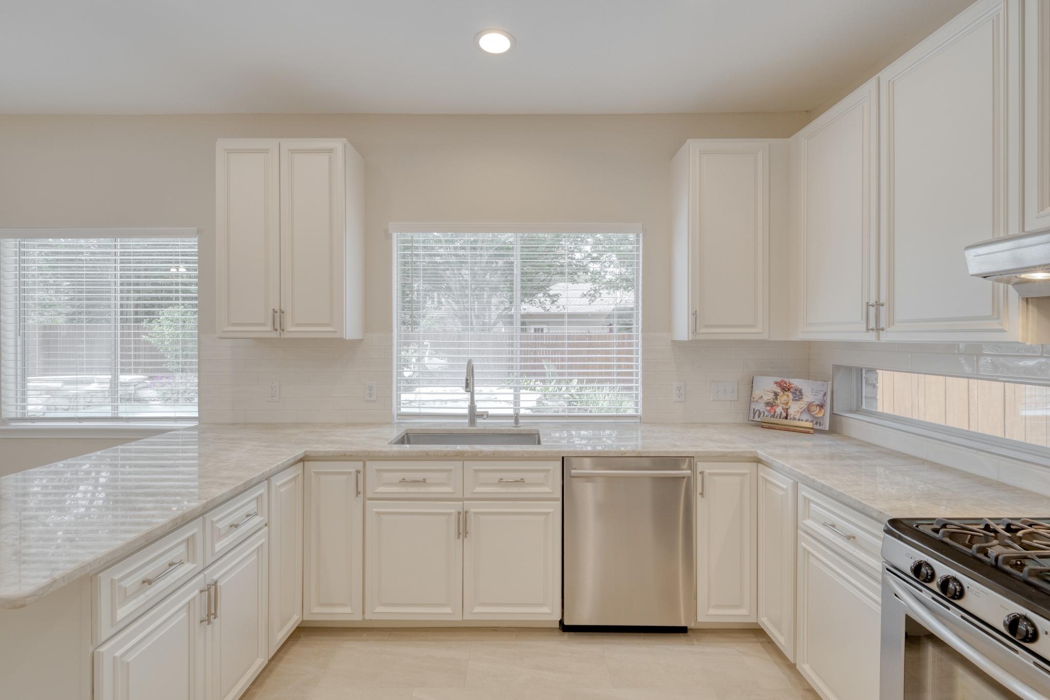 1202 Oakwood Blvd, Round Rock, TX 78681