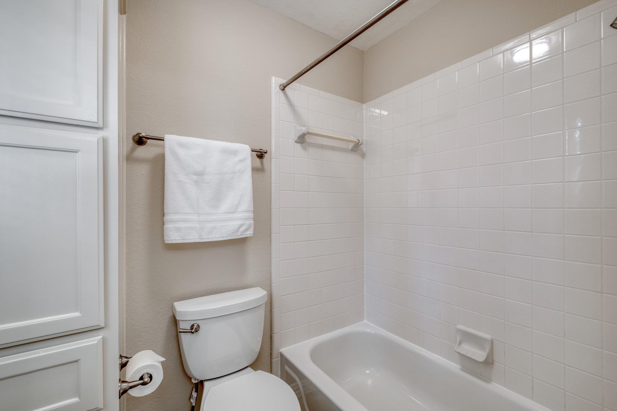 1202 Oakwood Blvd, Round Rock, TX 78681