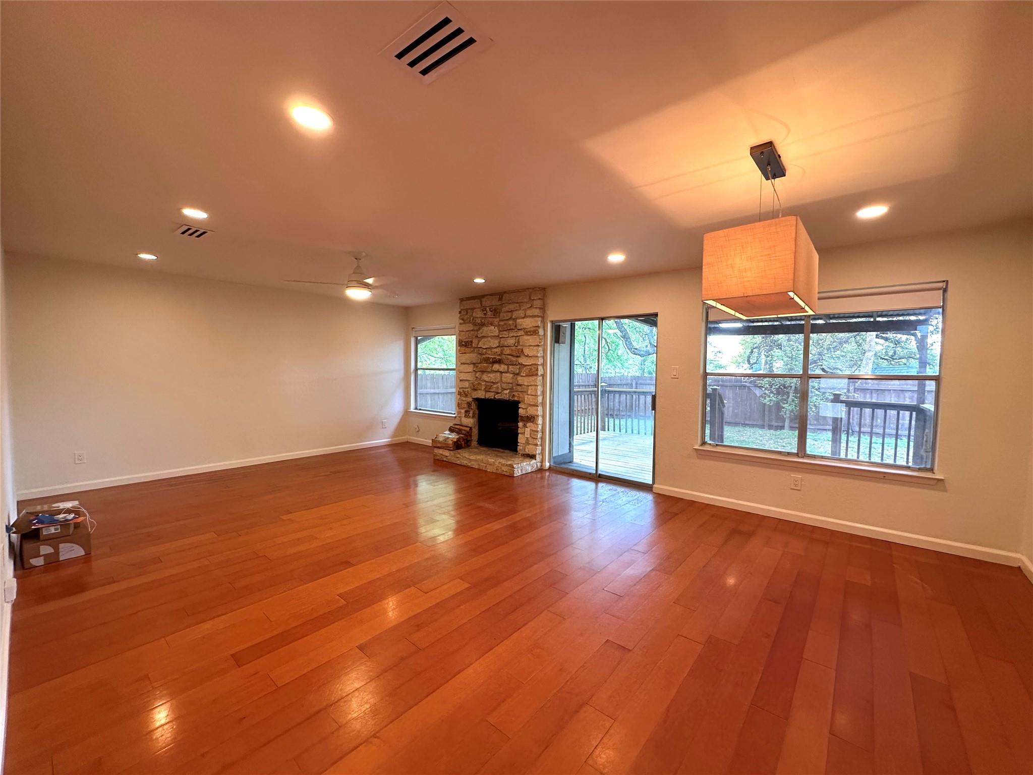 2711 Wilcrest Dr, Austin, TX 78748