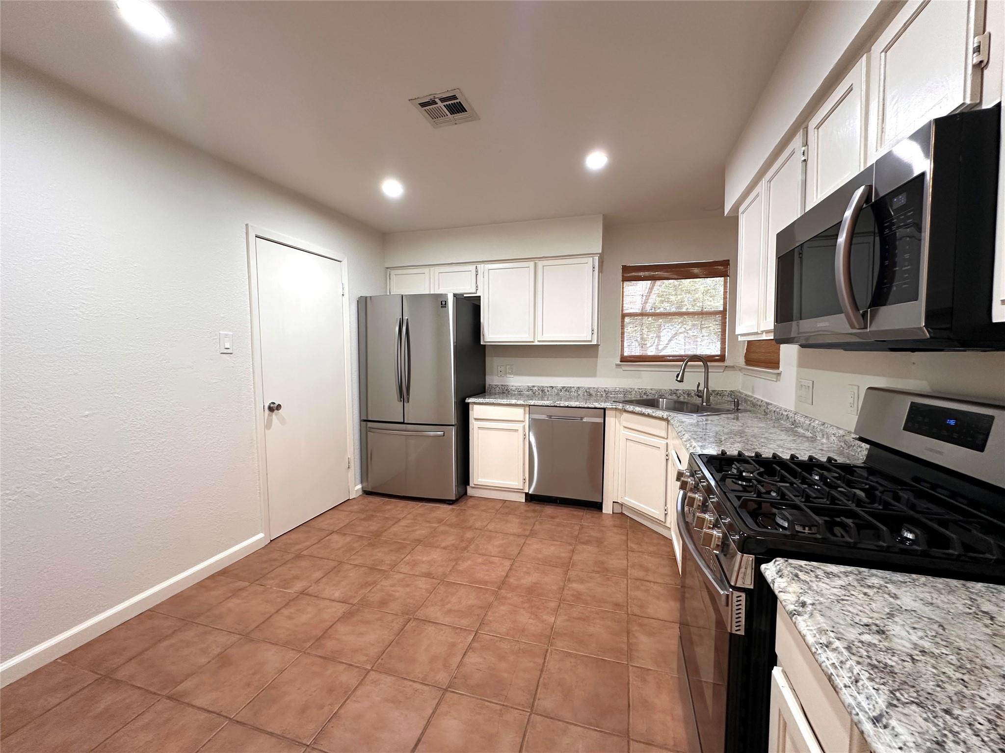 2711 Wilcrest Dr, Austin, TX 78748