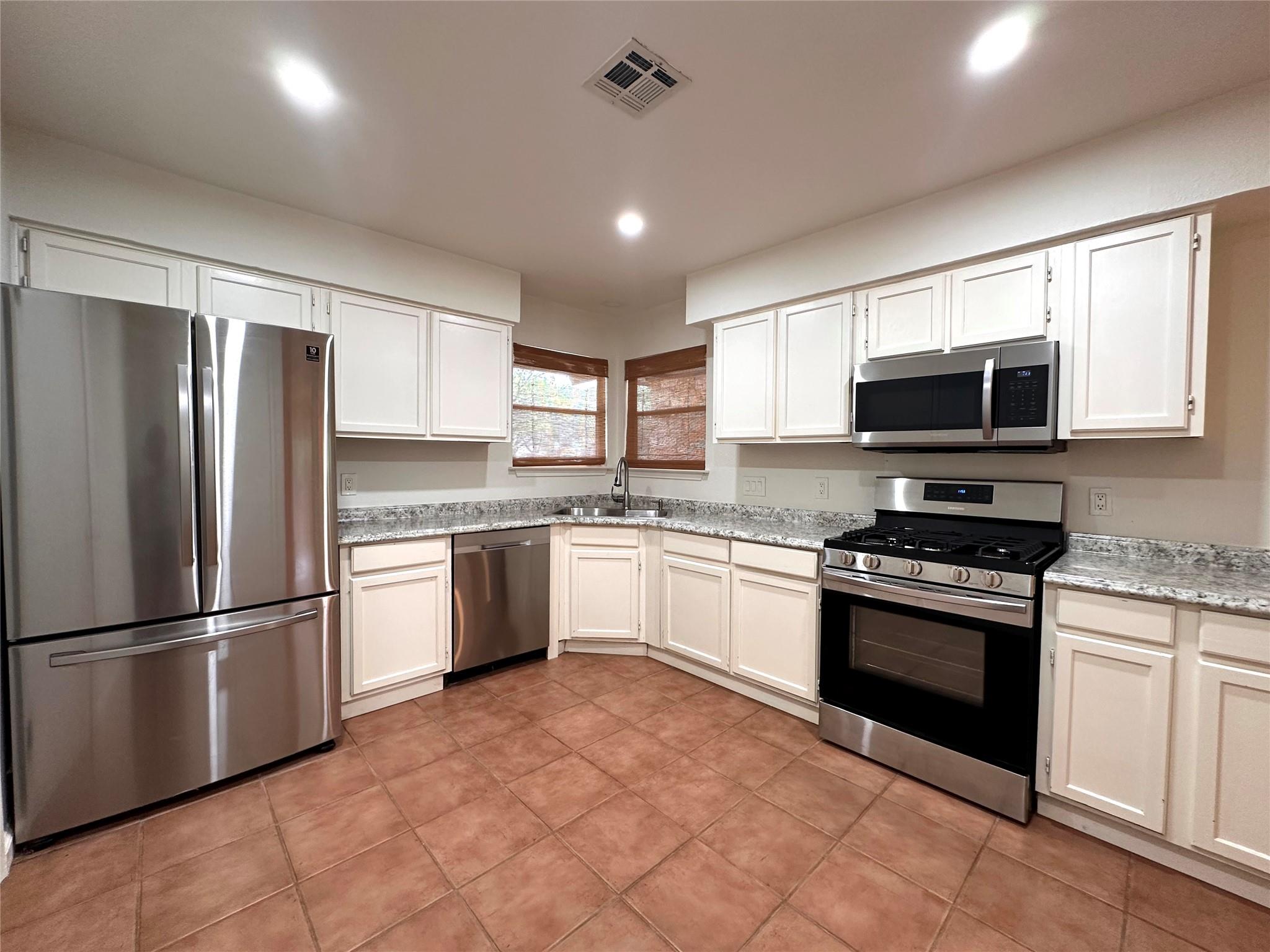 2711 Wilcrest Dr, Austin, TX 78748