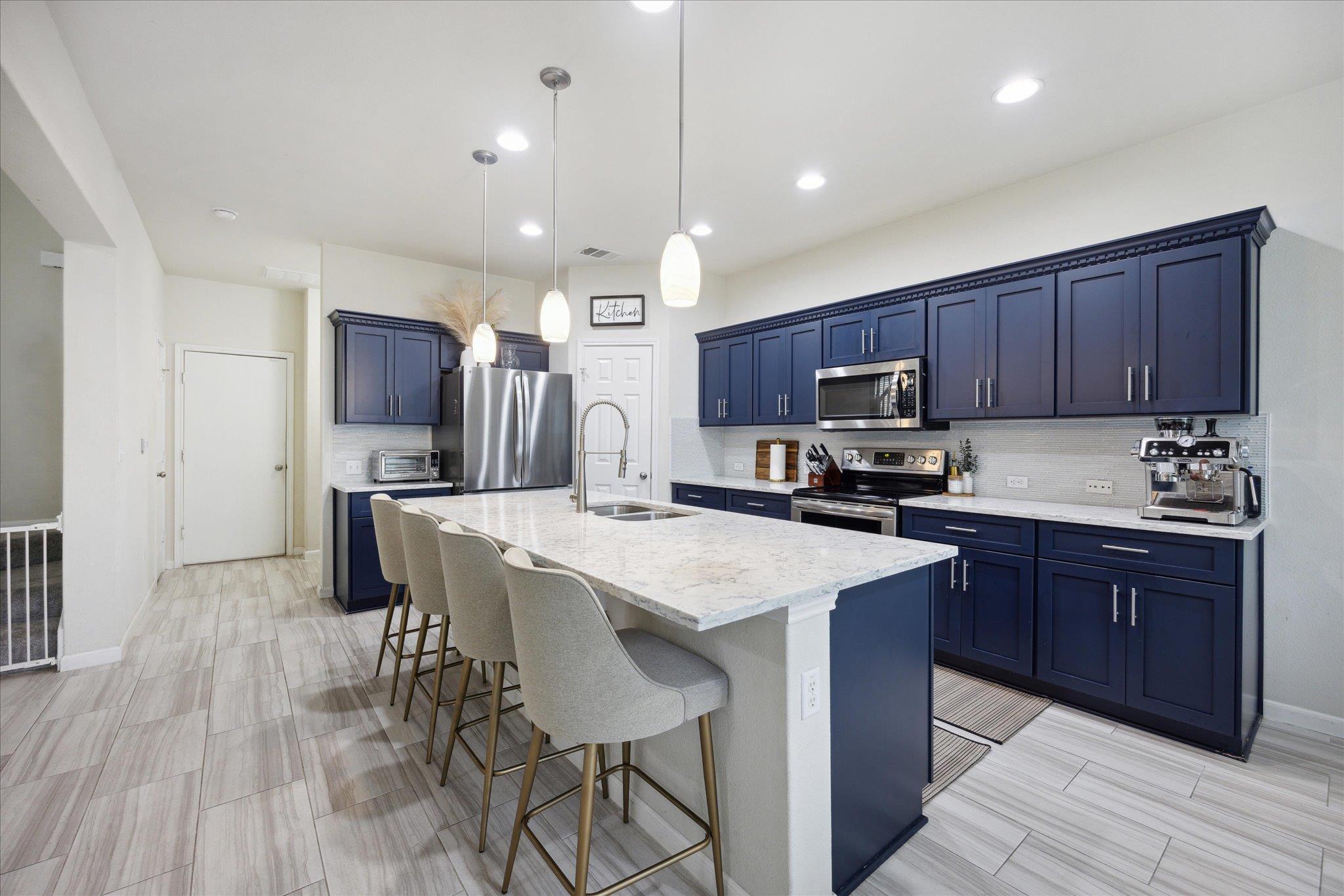 10053 Aly May Dr, Austin, TX 78748