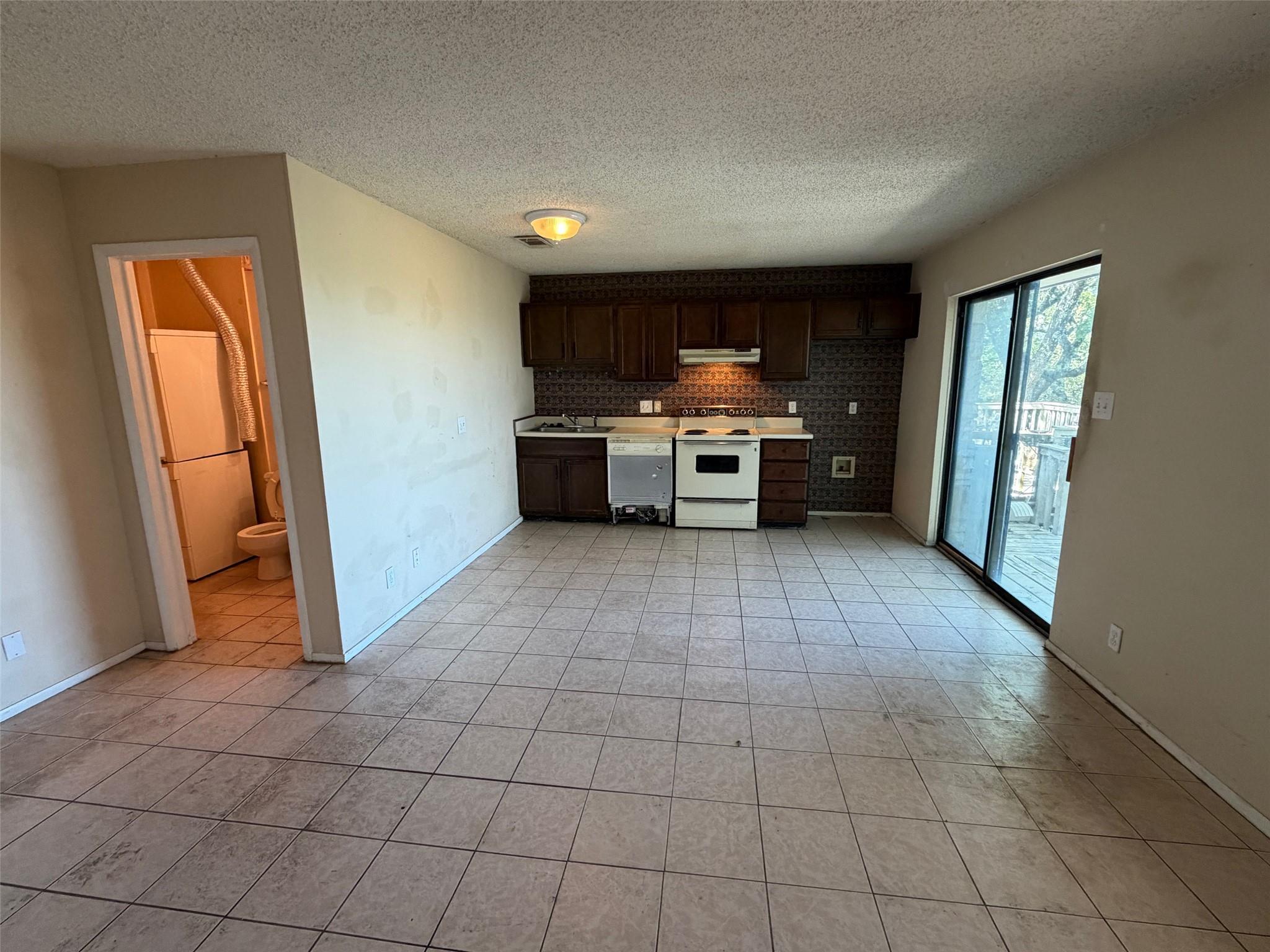 300 Poker Chip # 12, Horseshoe Bay, TX 78657