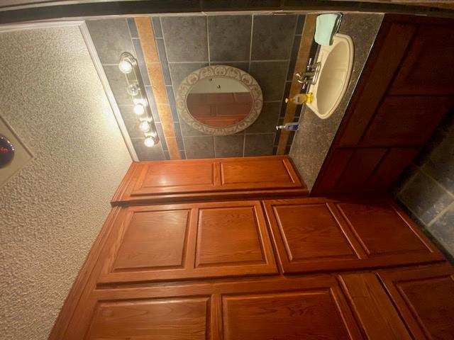 522 Circle Dr, Sunrise Beach, TX 78643