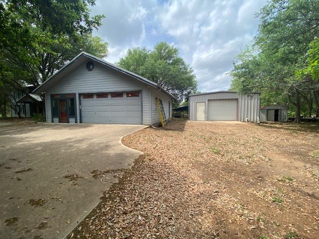 522 Circle Dr, Sunrise Beach, TX 78643