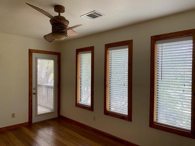 522 Circle Dr, Sunrise Beach, TX 78643