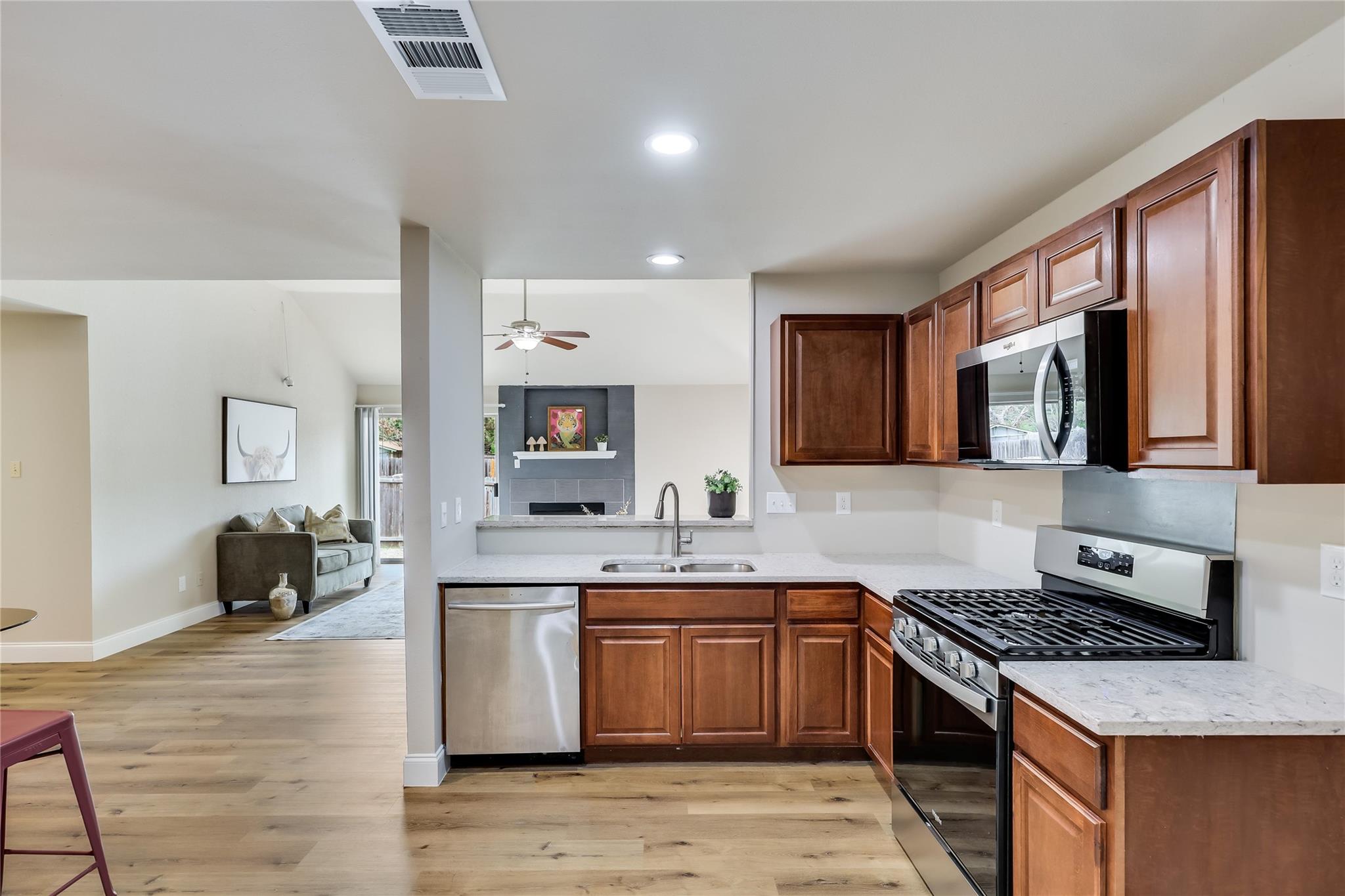 13206 Fieldgate Dr, Austin, TX 78753