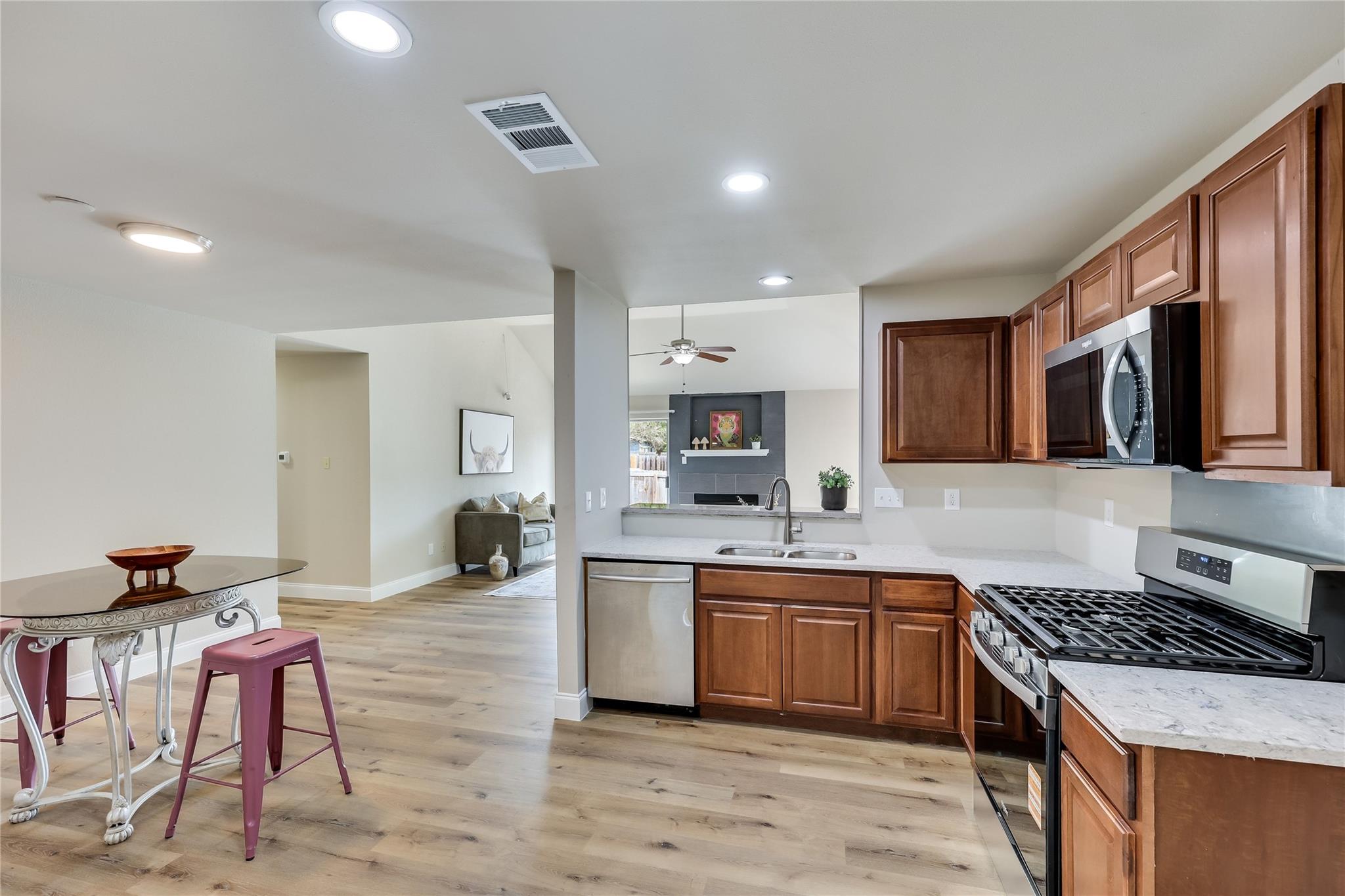 13206 Fieldgate Dr, Austin, TX 78753