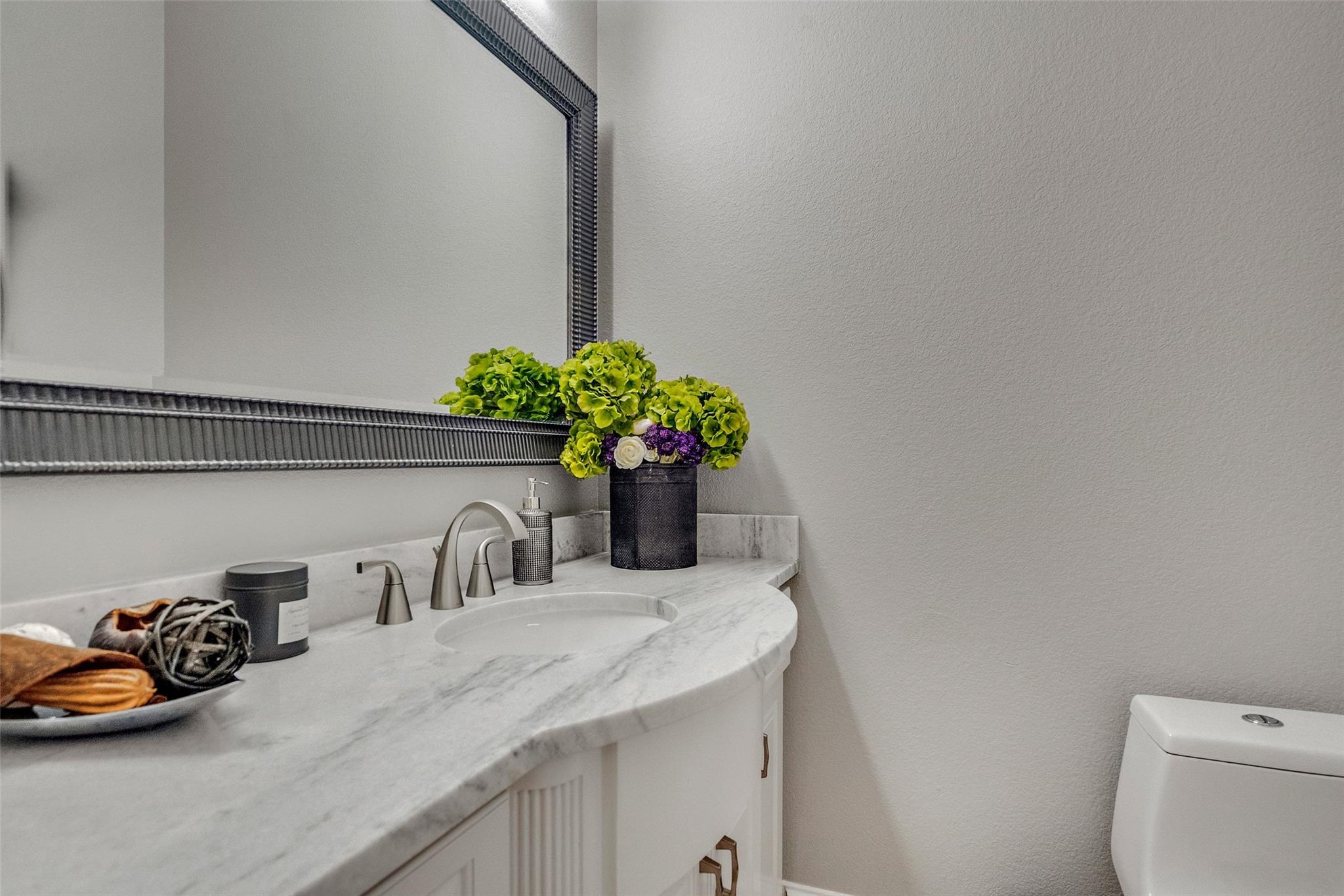 601 S Angel Light Dr, Spicewood, TX 78669