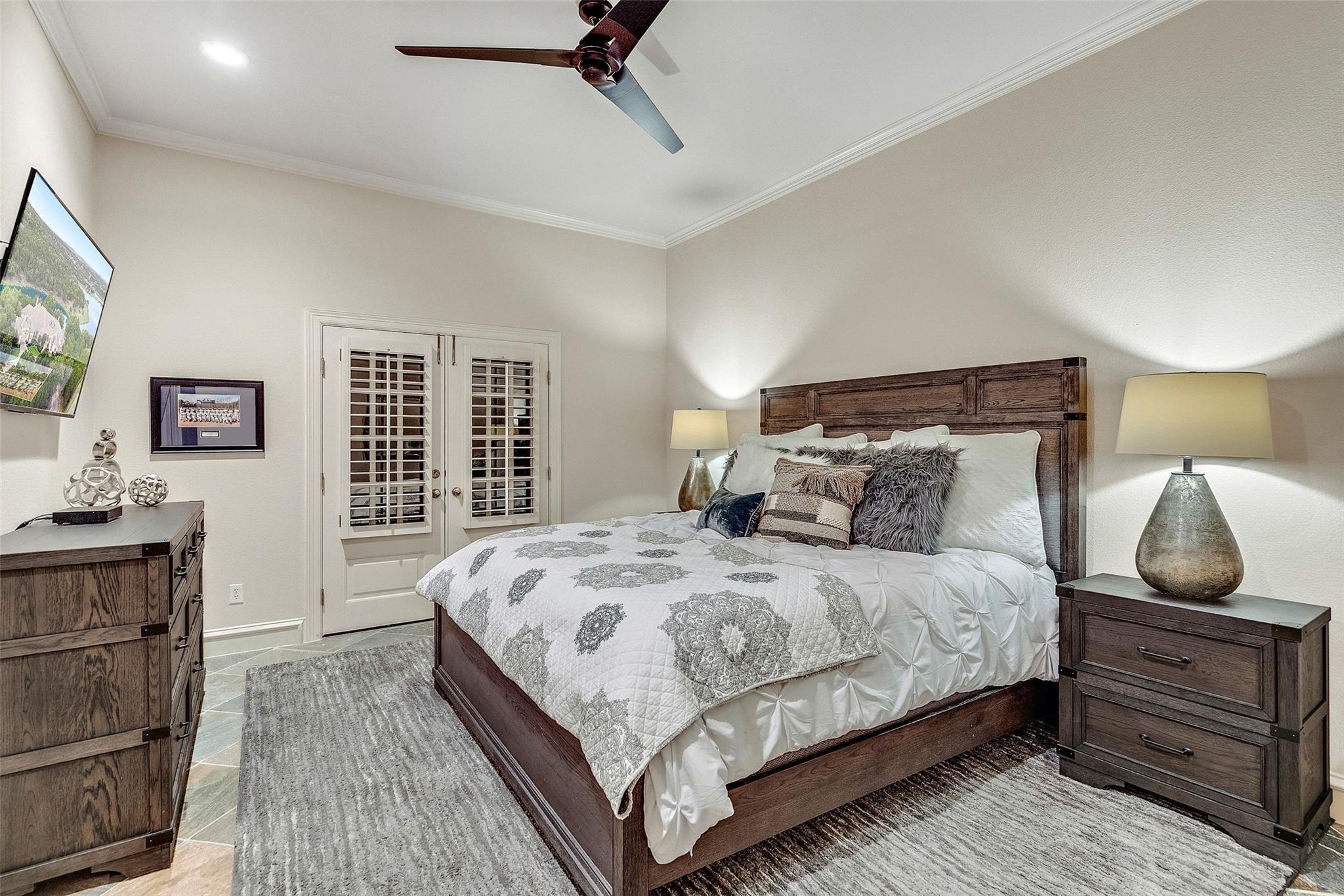 601 S Angel Light Dr, Spicewood, TX 78669