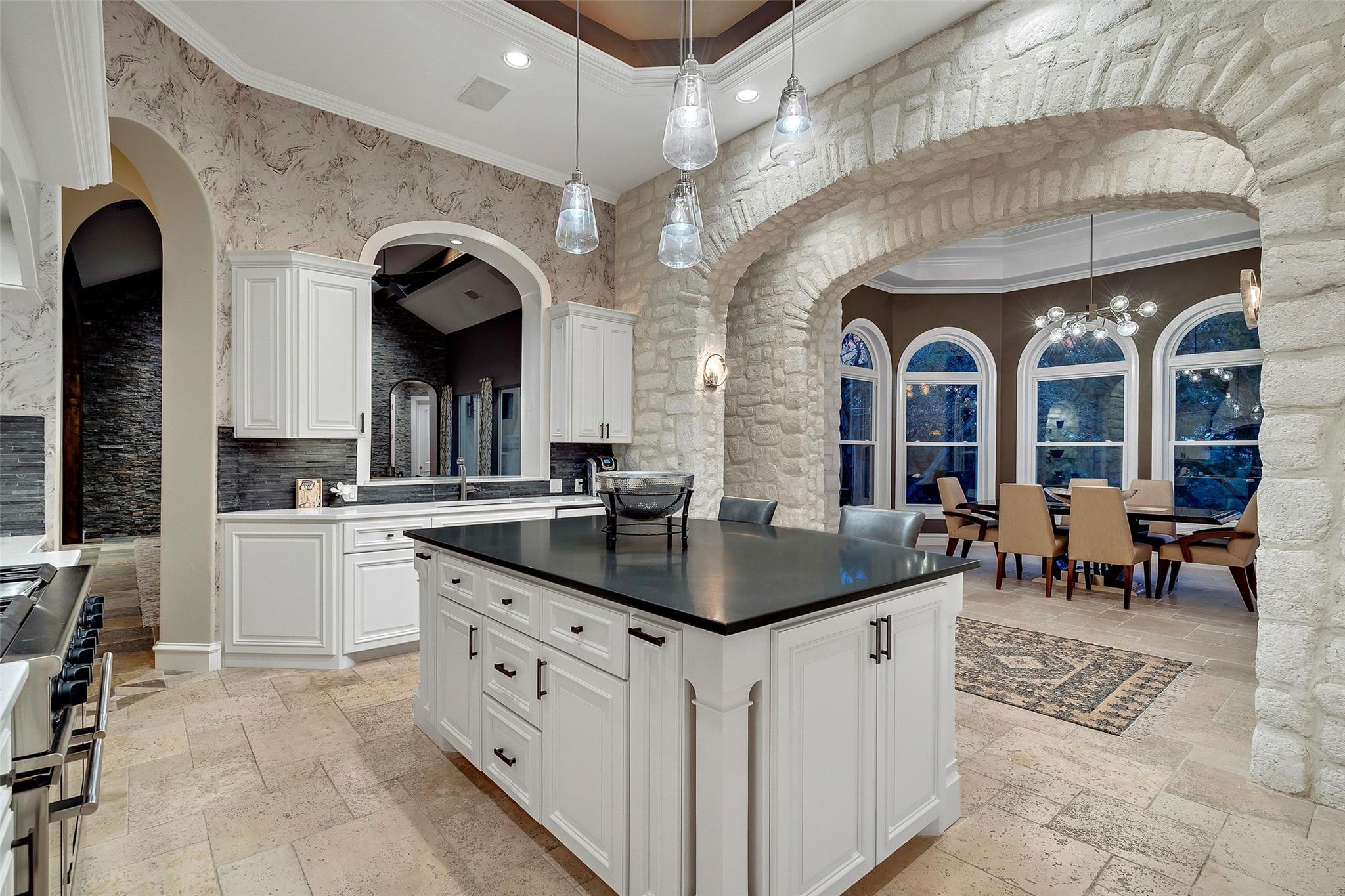 601 S Angel Light Dr, Spicewood, TX 78669