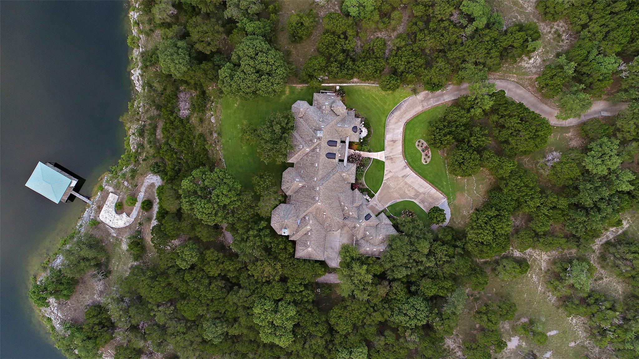 601 S Angel Light Dr, Spicewood, TX 78669