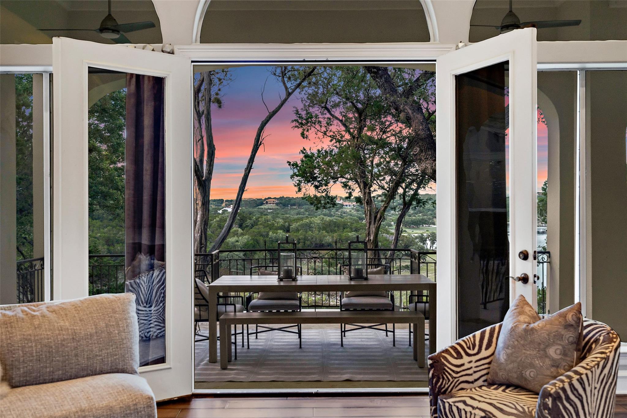 601 S Angel Light Dr, Spicewood, TX 78669