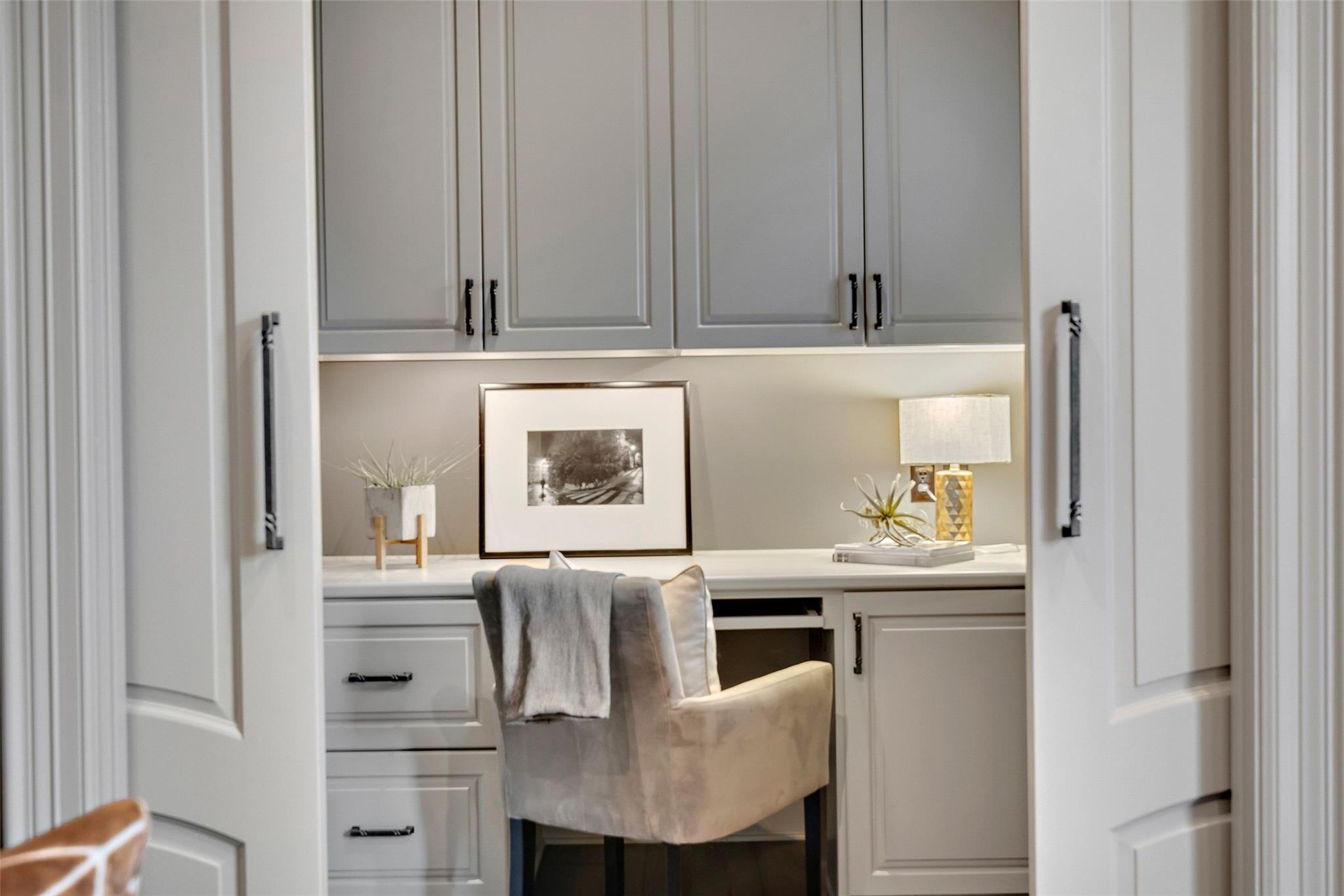 601 S Angel Light Dr, Spicewood, TX 78669