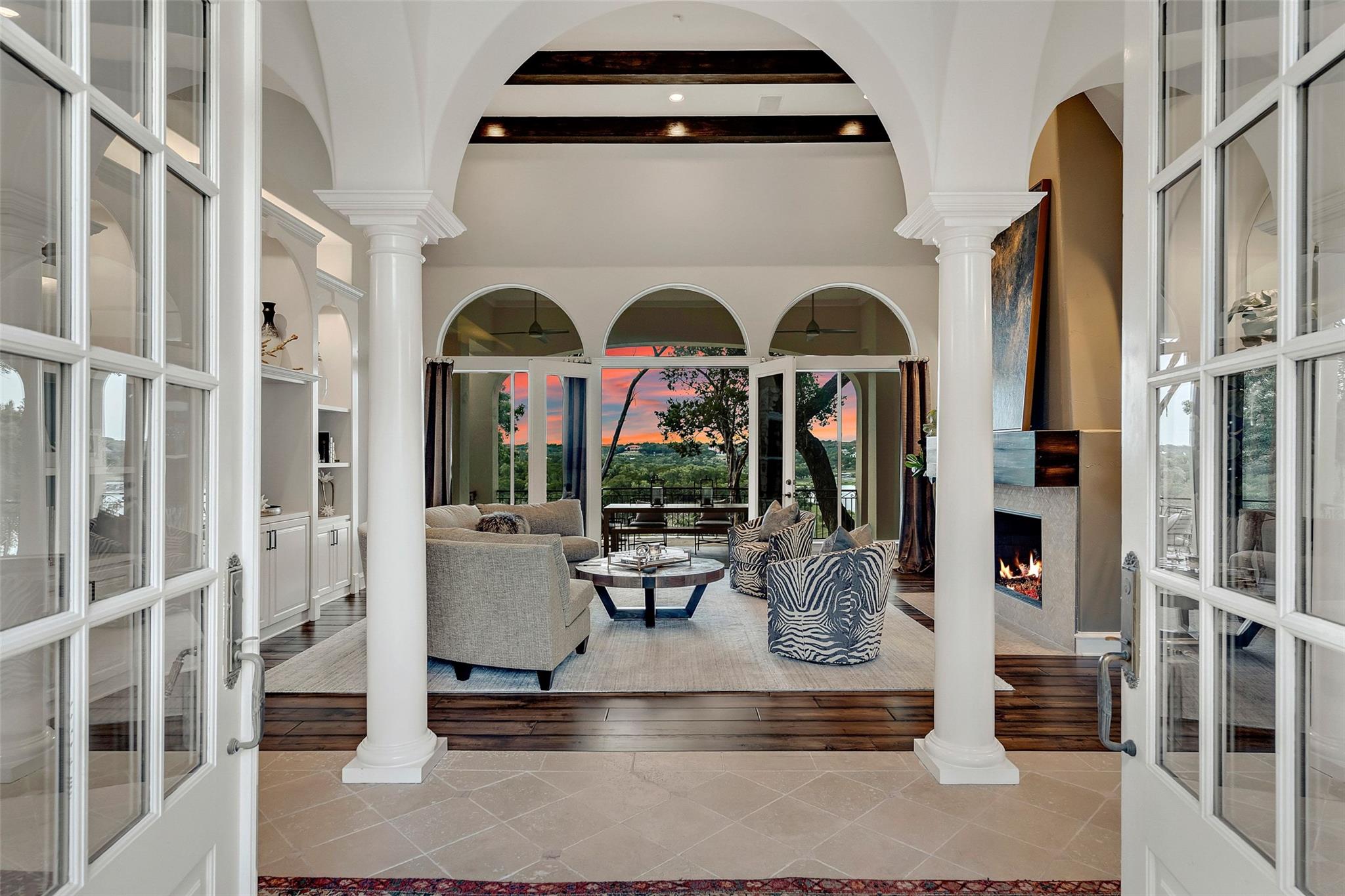 601 S Angel Light Dr, Spicewood, TX 78669