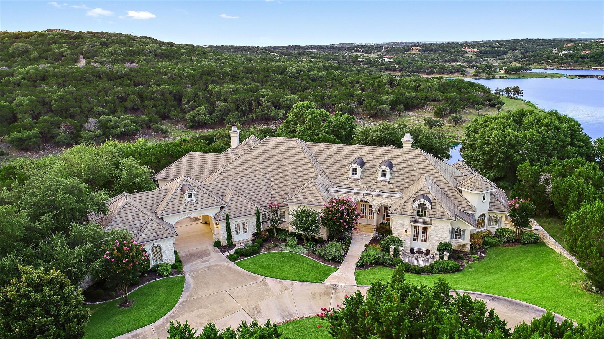 601 S Angel Light Dr, Spicewood, TX 78669