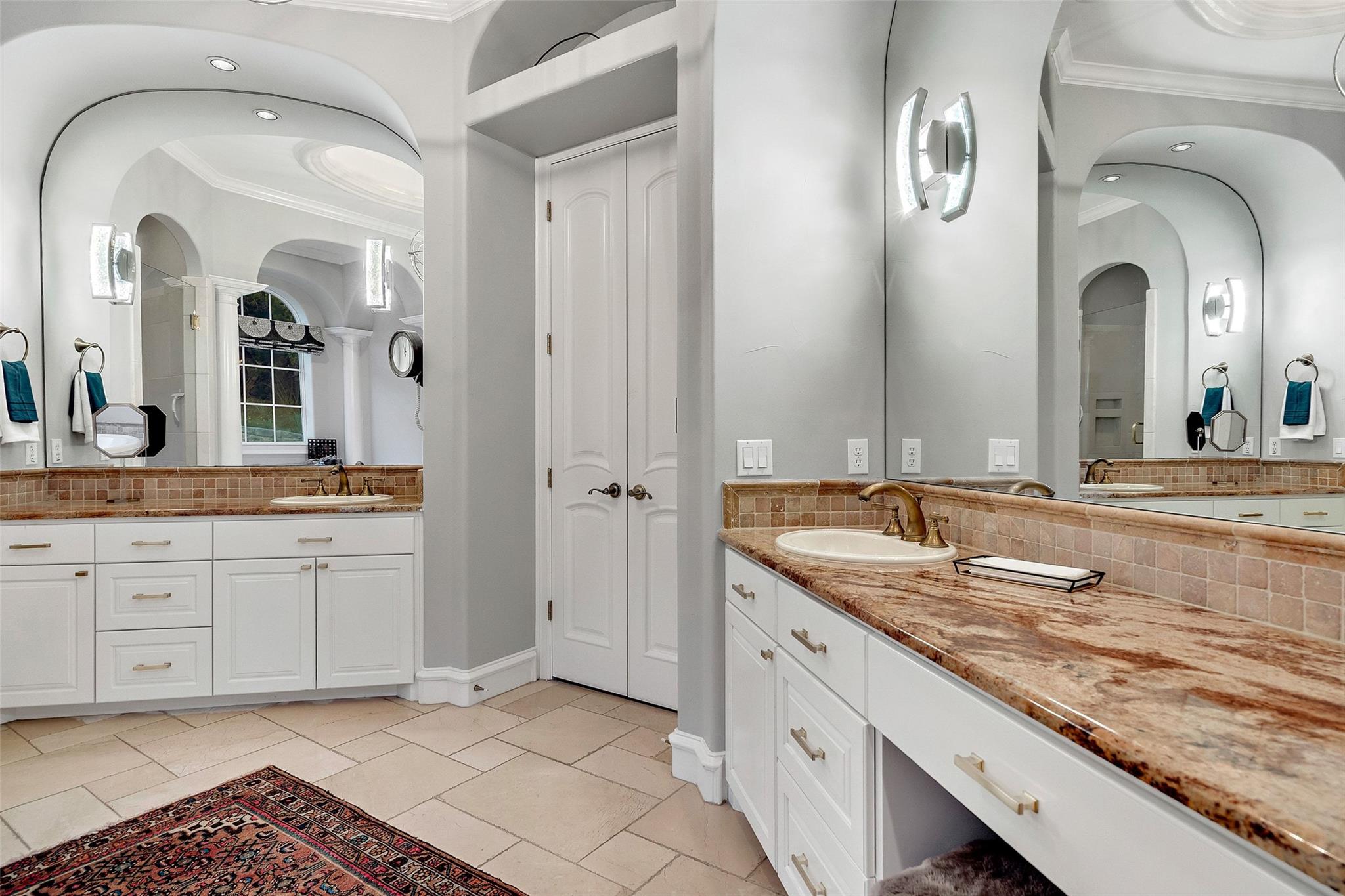 601 S Angel Light Dr, Spicewood, TX 78669